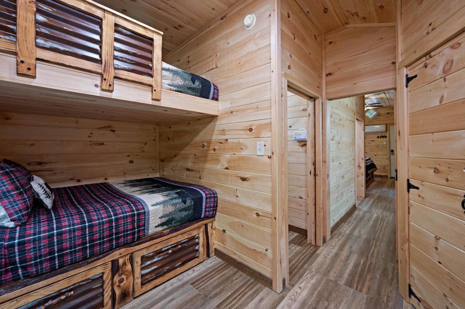 Cozy Cabins of Cosby photo 3