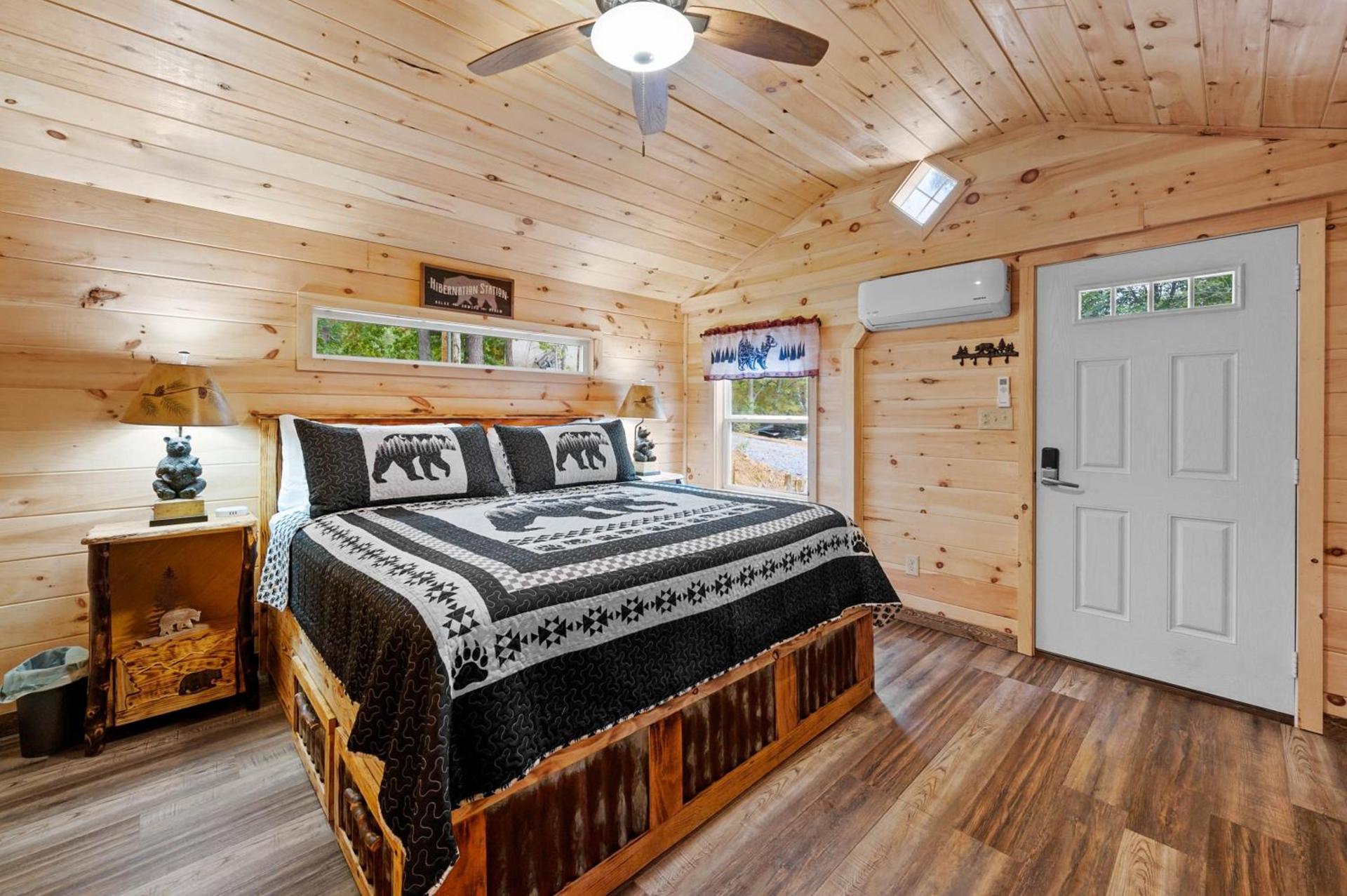 Cozy Cabins of Cosby photo 5