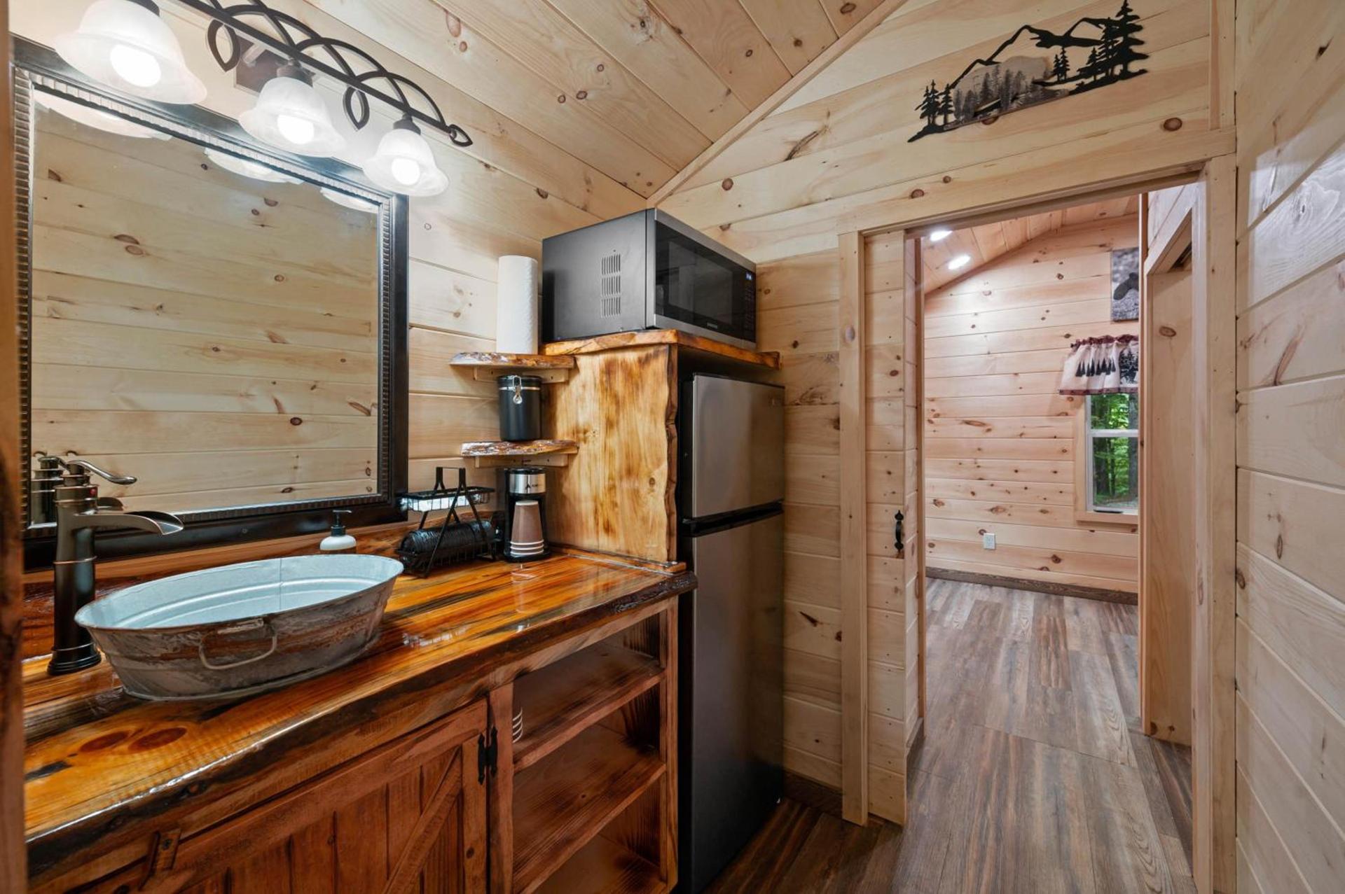 Cozy Cabins of Cosby photo 11