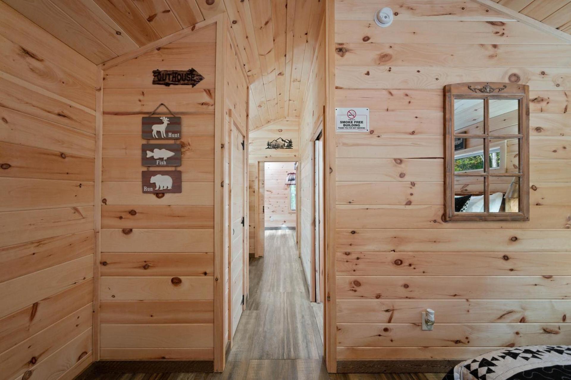 Cozy Cabins of Cosby photo 12