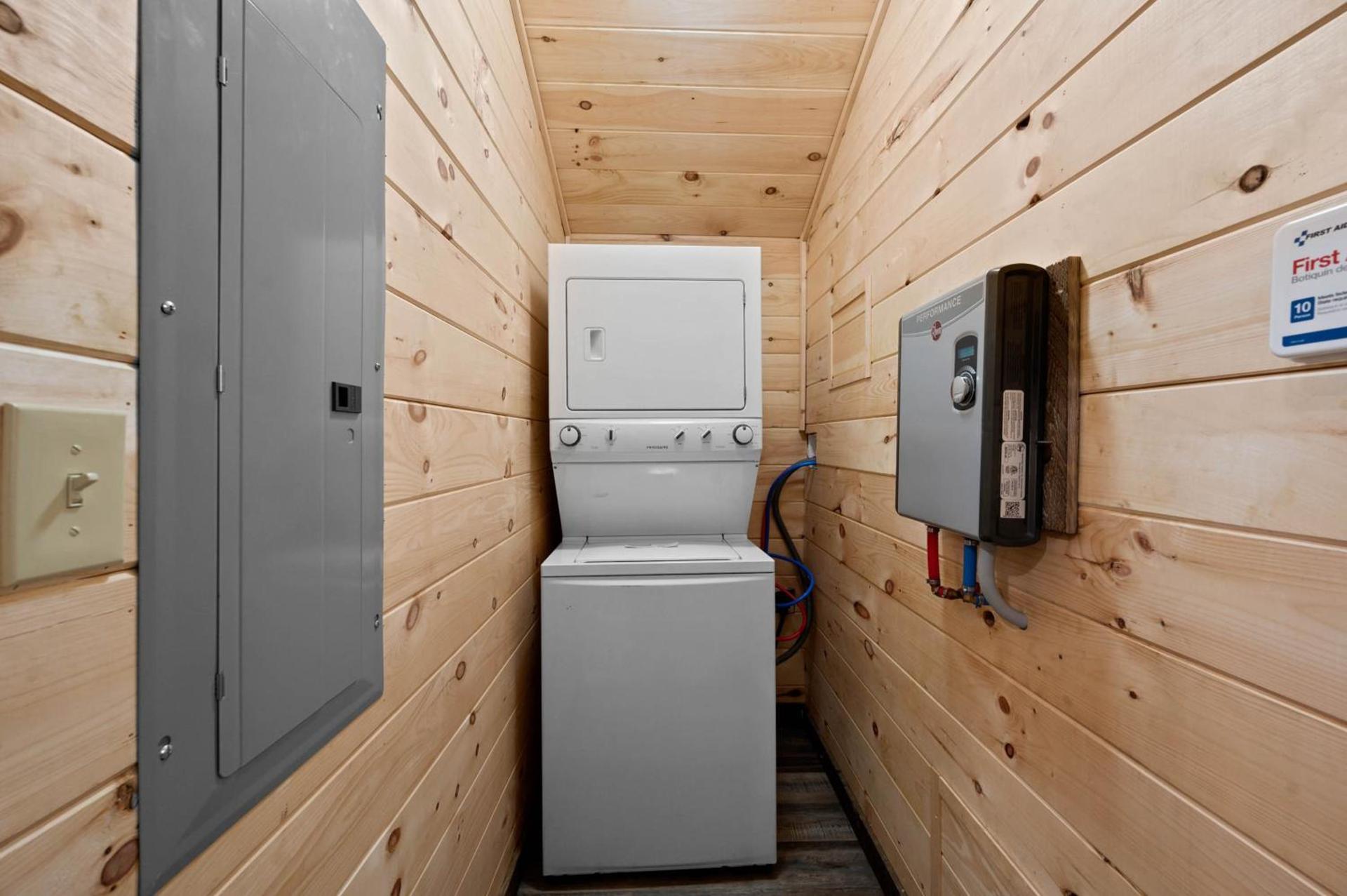 Cozy Cabins of Cosby photo 17