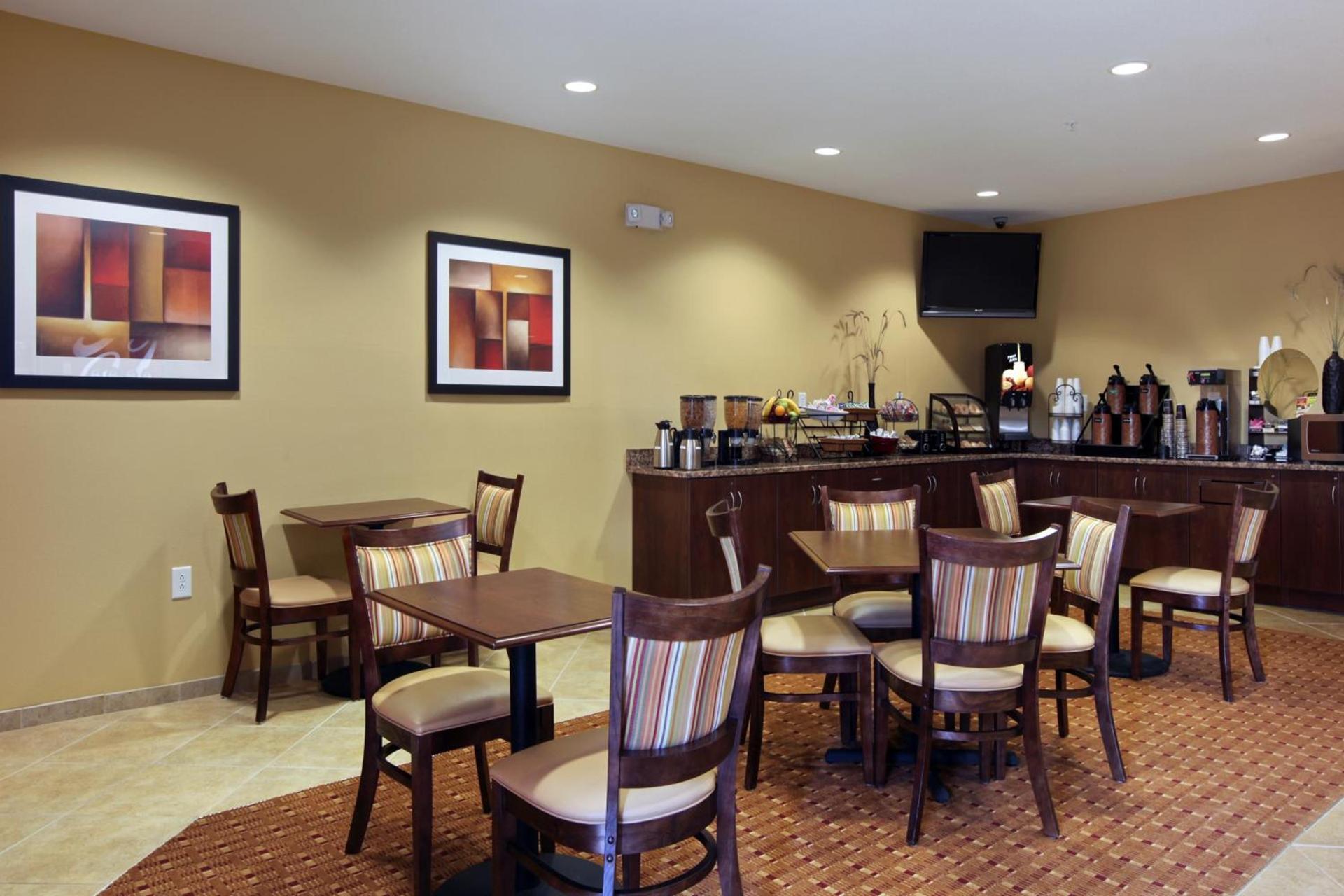 Microtel Inn and Suites by Wyndham Anderson SC photo 54