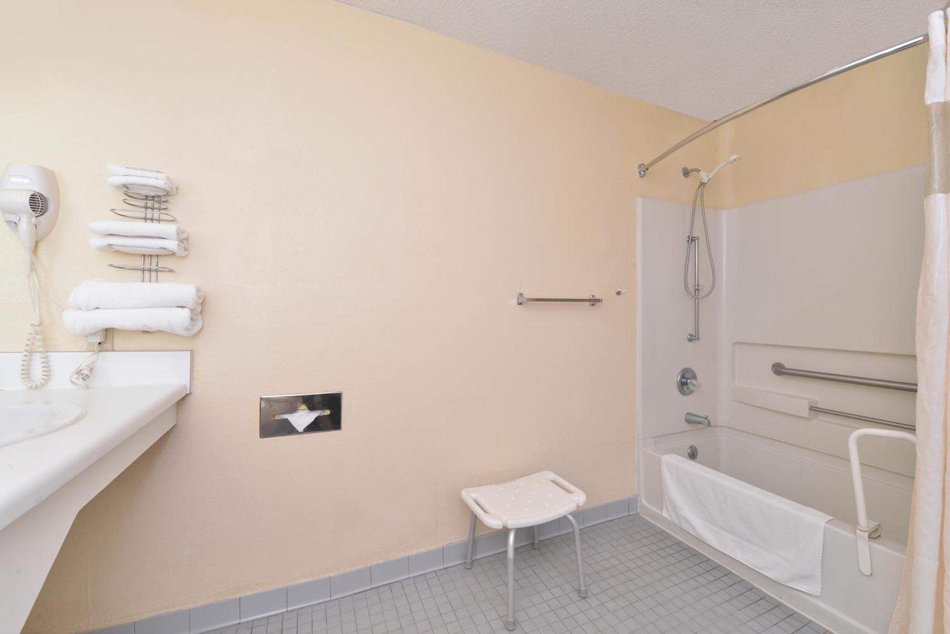 Americas Best Value Inn Edenton photo 2