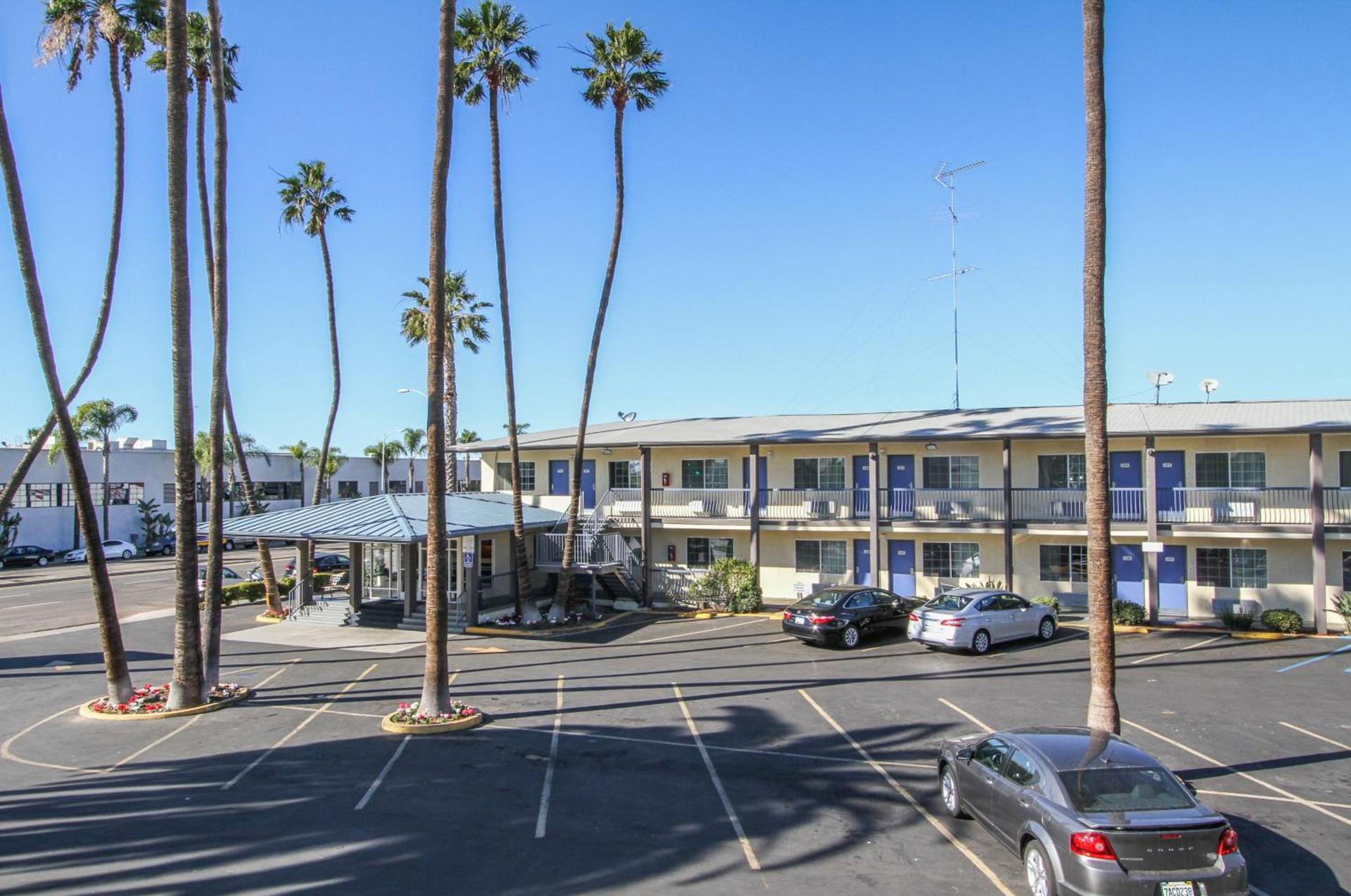 Motel 6 San Diego, CA Airport Harbor photo 24