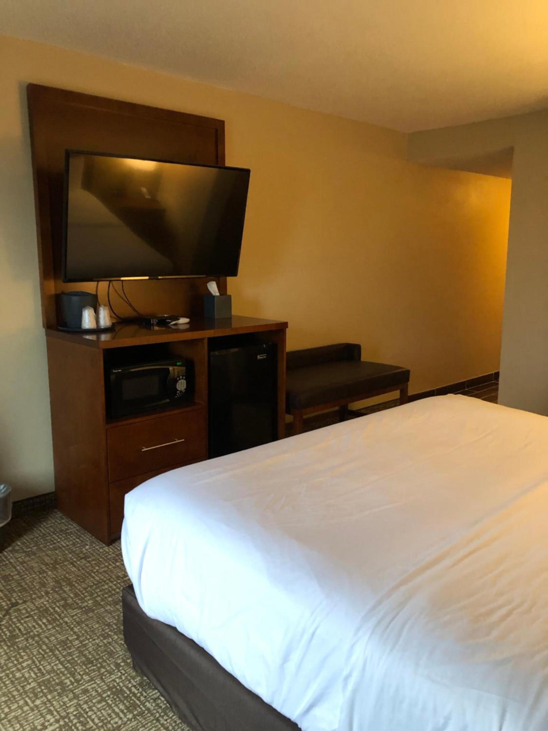 Wingate by Wyndham Grove City photo 25