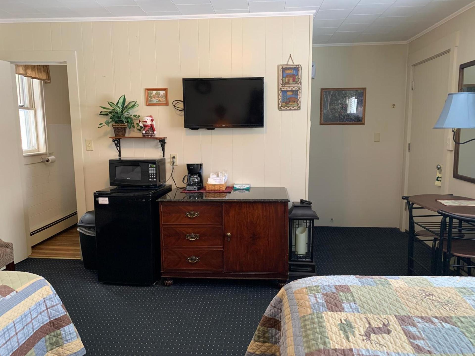 carrollmotel and cottages photo 9