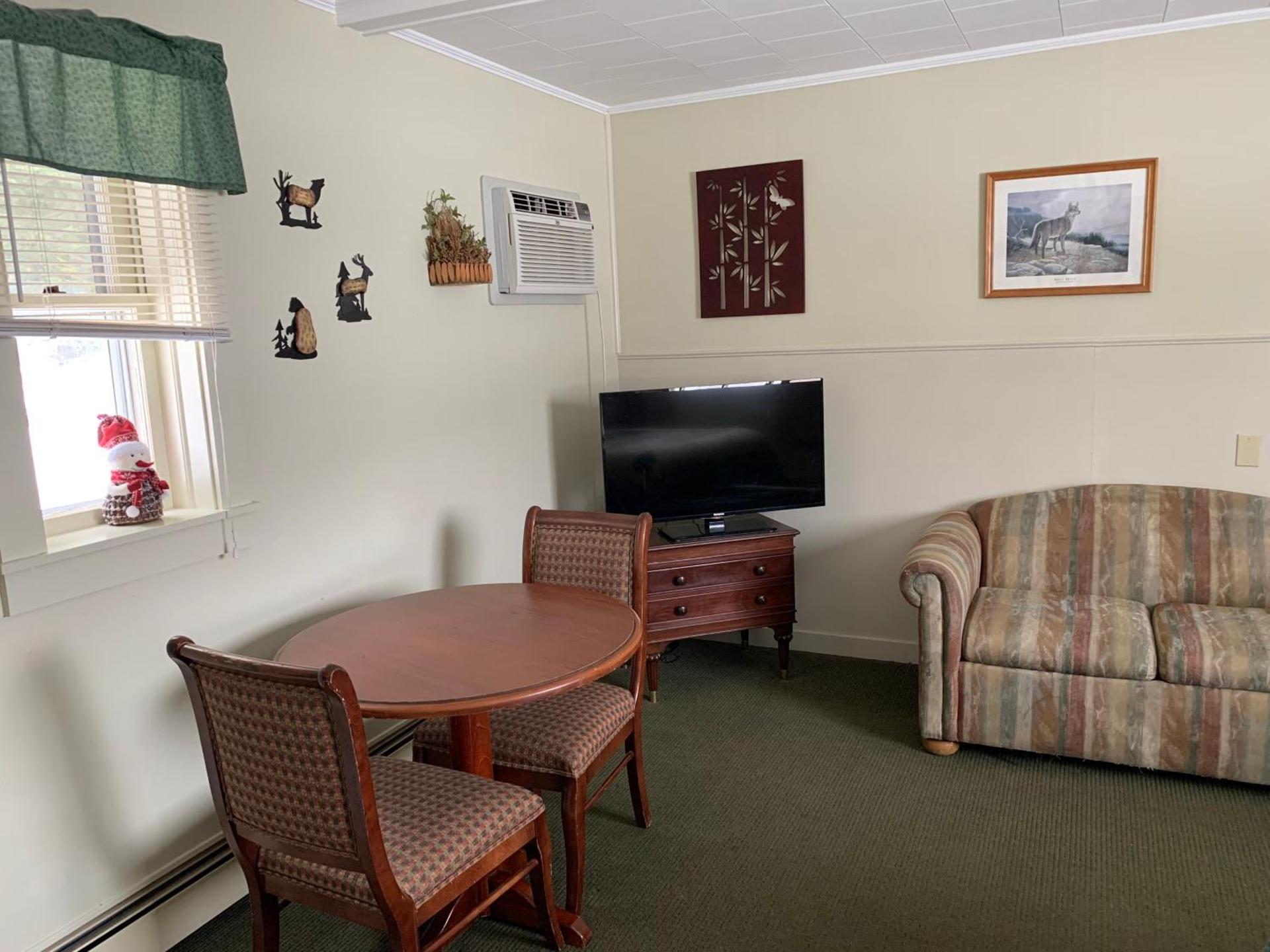 carrollmotel and cottages photo 10