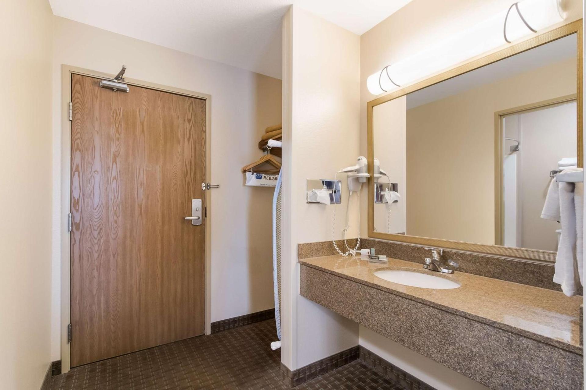 Best Western Empire Towers photo 19