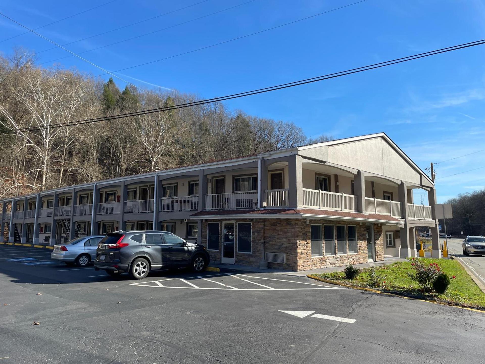 Econo Lodge Jefferson Hills Hwy 51 photo 28