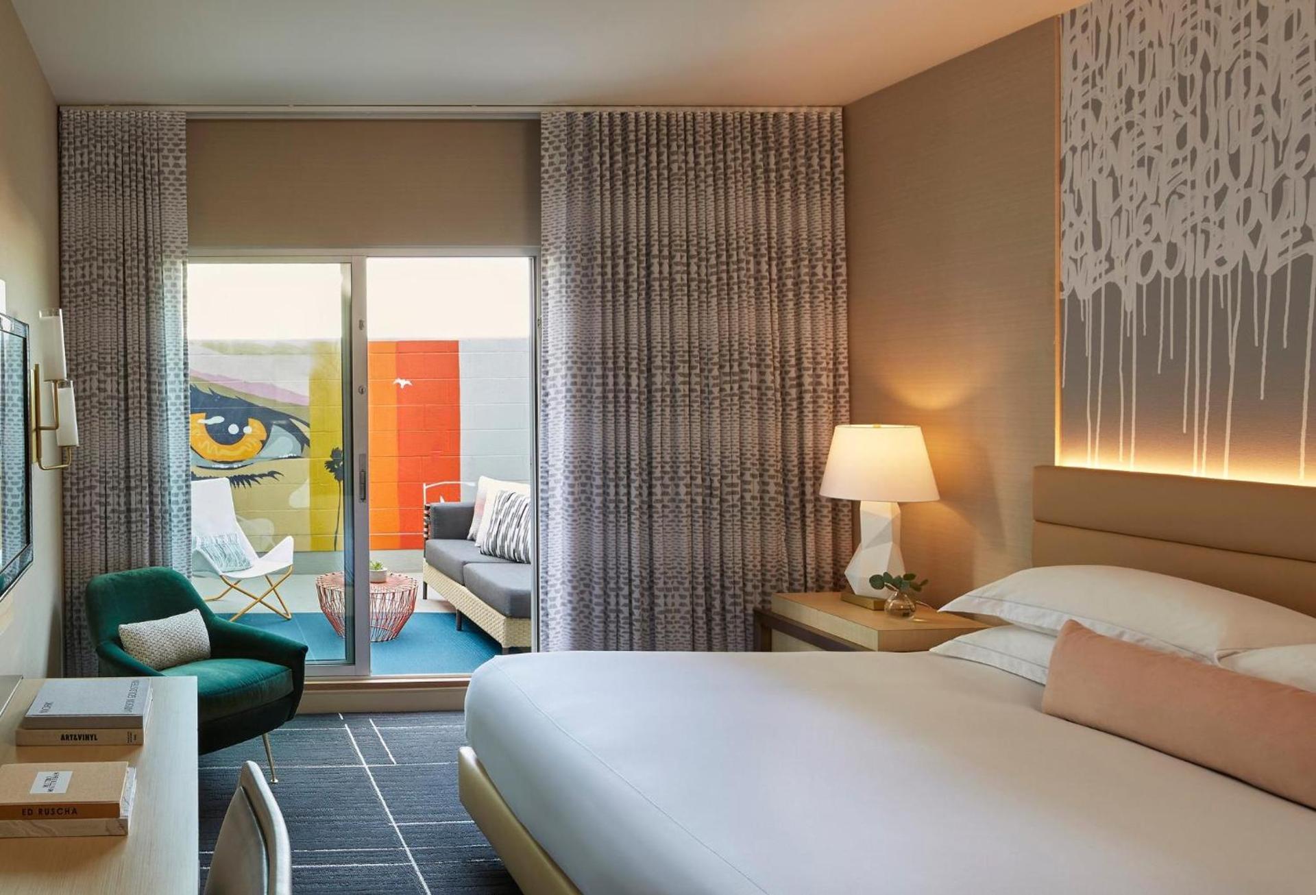 Kimpton Hotel Wilshire by IHG photo 12