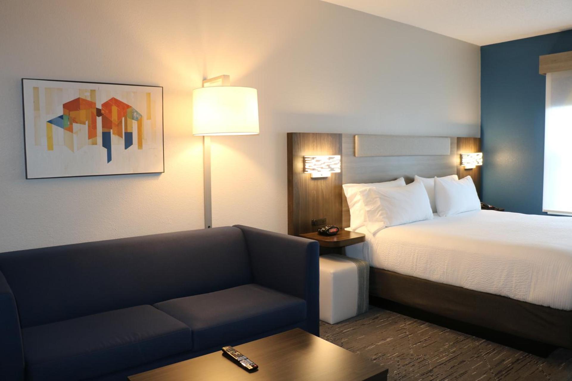 Holiday Inn Express & Suites Marquette by IHG photo 37