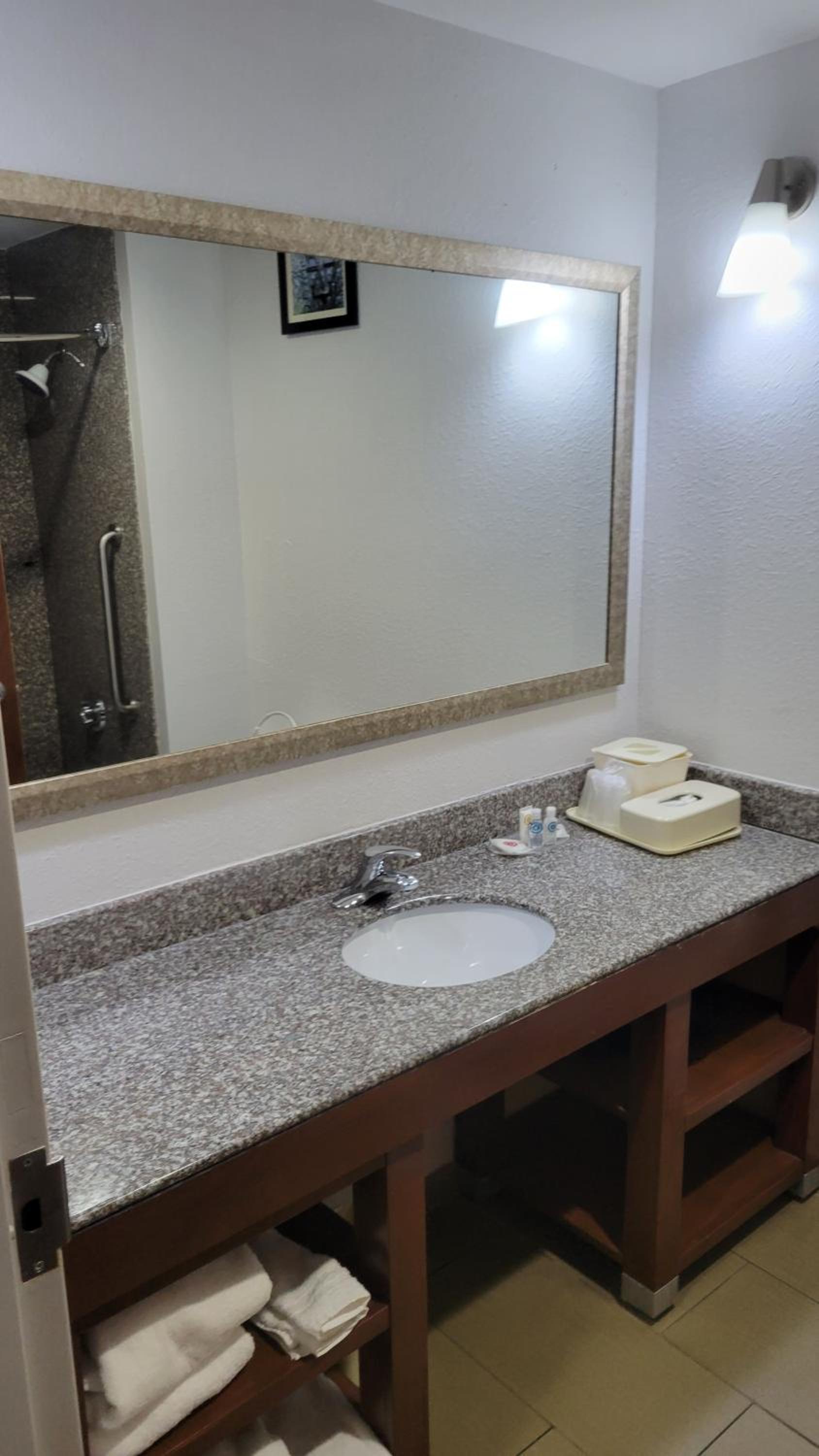 Comfort Suites Macon Northwest photo 34