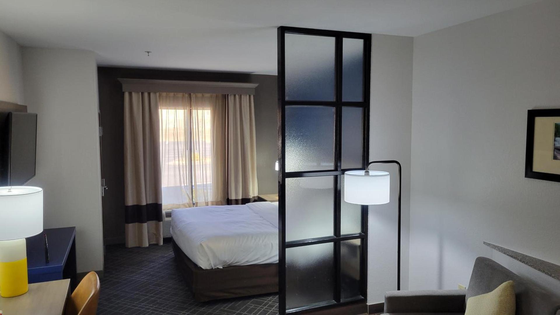 Comfort Suites Macon Northwest photo 36