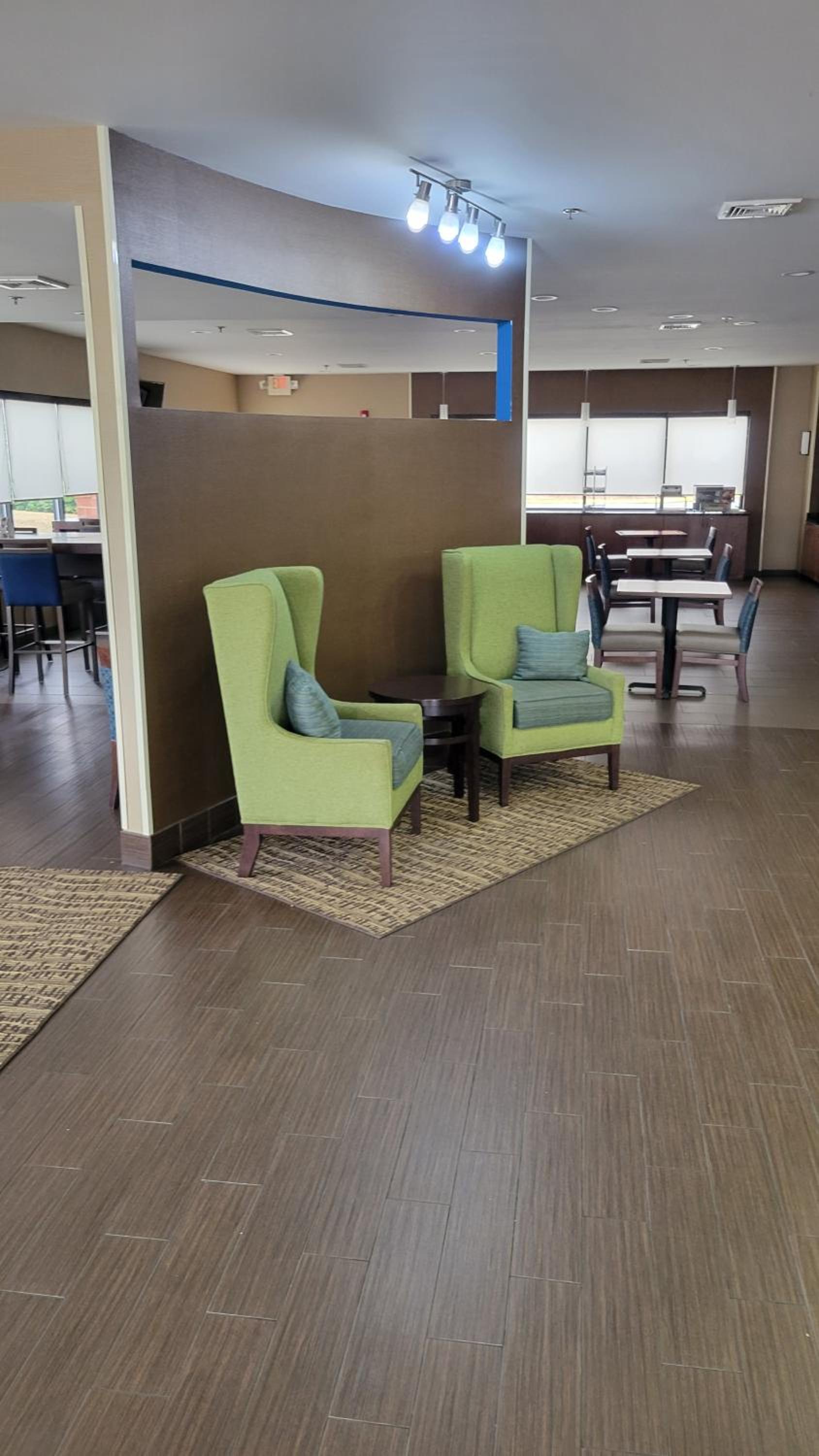 Comfort Suites Macon Northwest photo 38