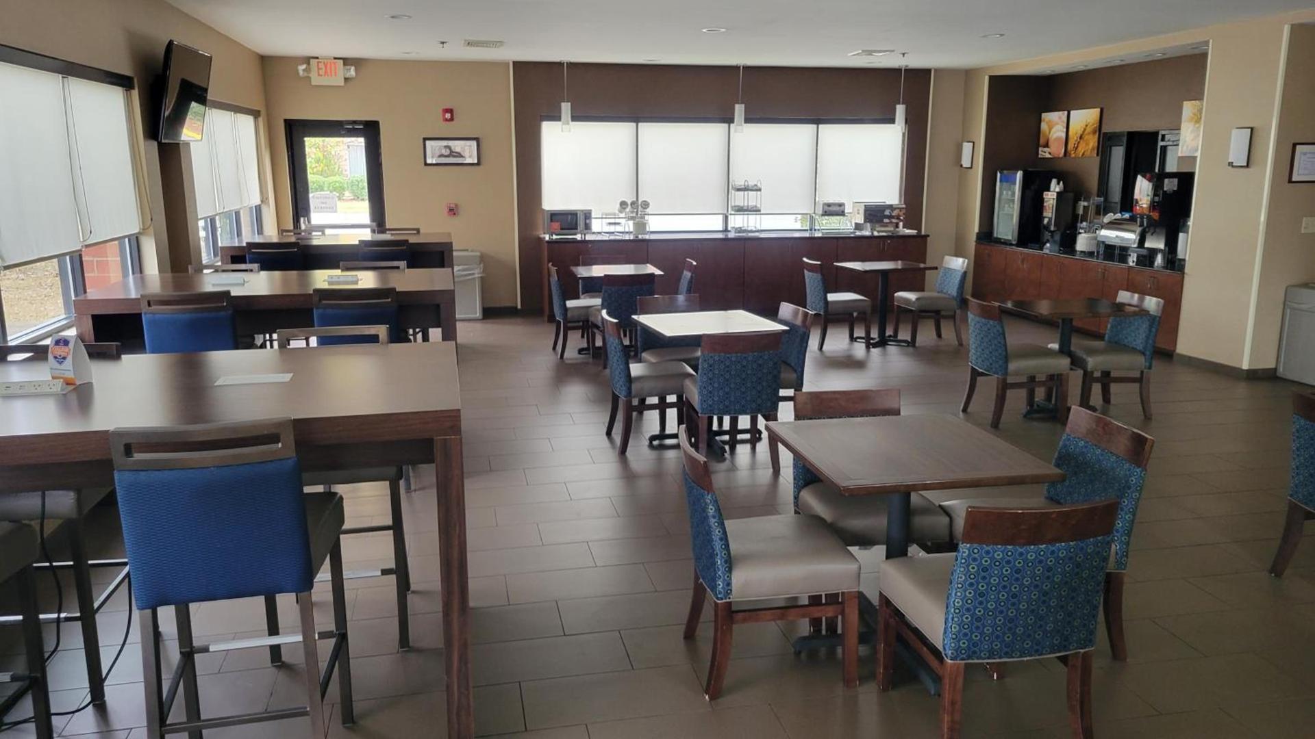 Comfort Suites Macon Northwest photo 57