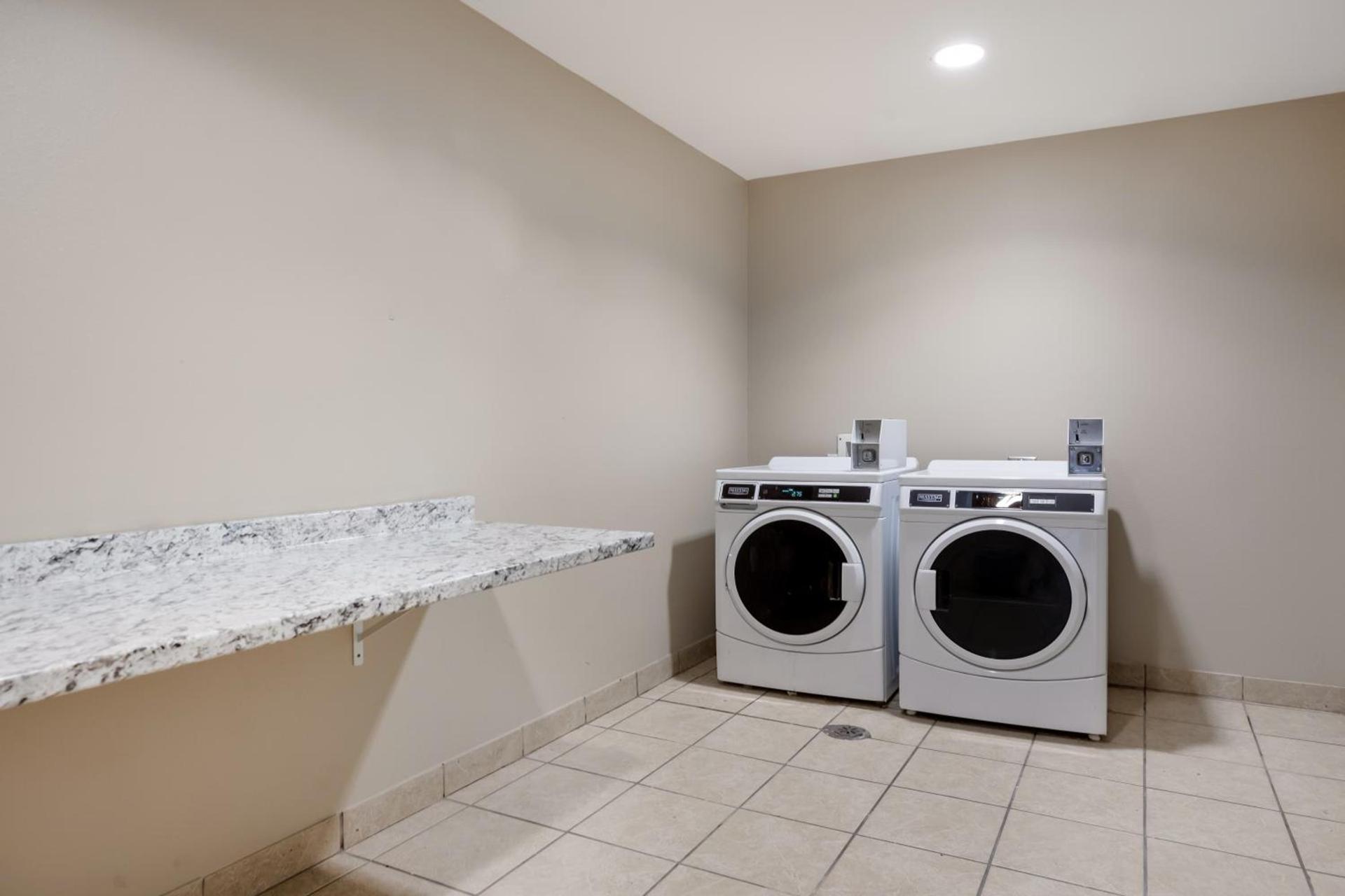 Suburban Studios Berwick - Morgan City photo 39