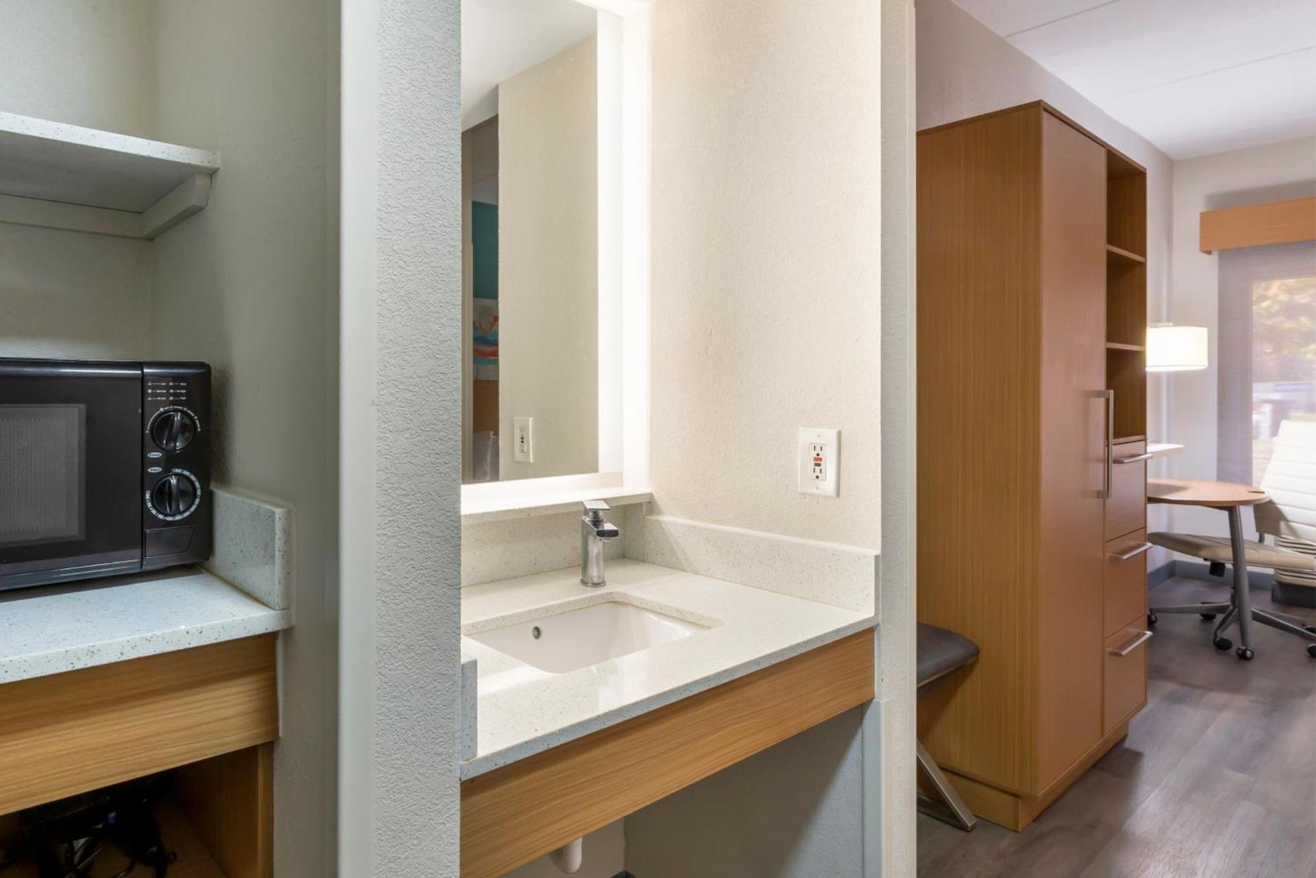 Best Western PLUS Executive Hotel Richmond photo 35