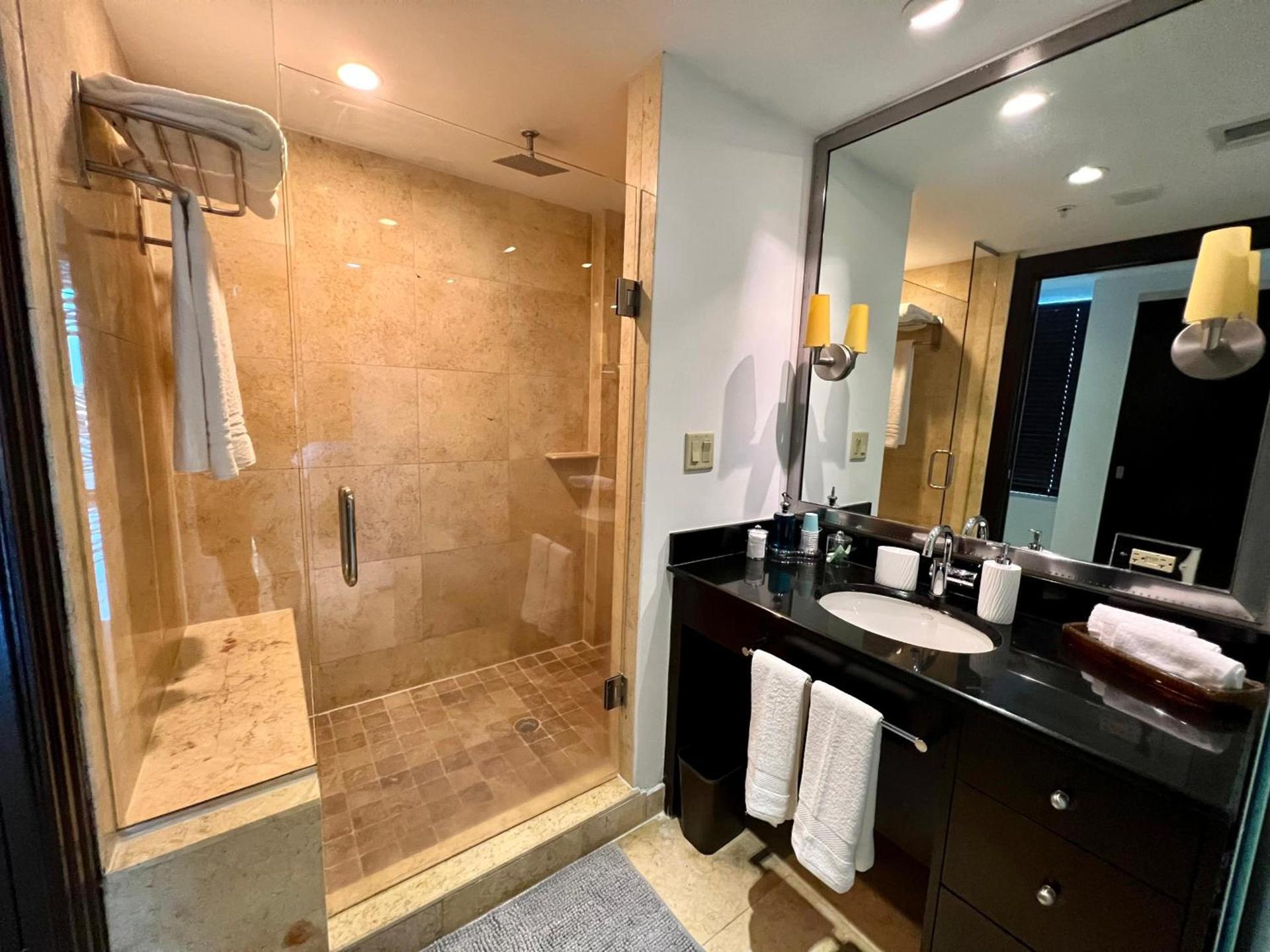 Boutique Suites 3 min walk to beach photo 61