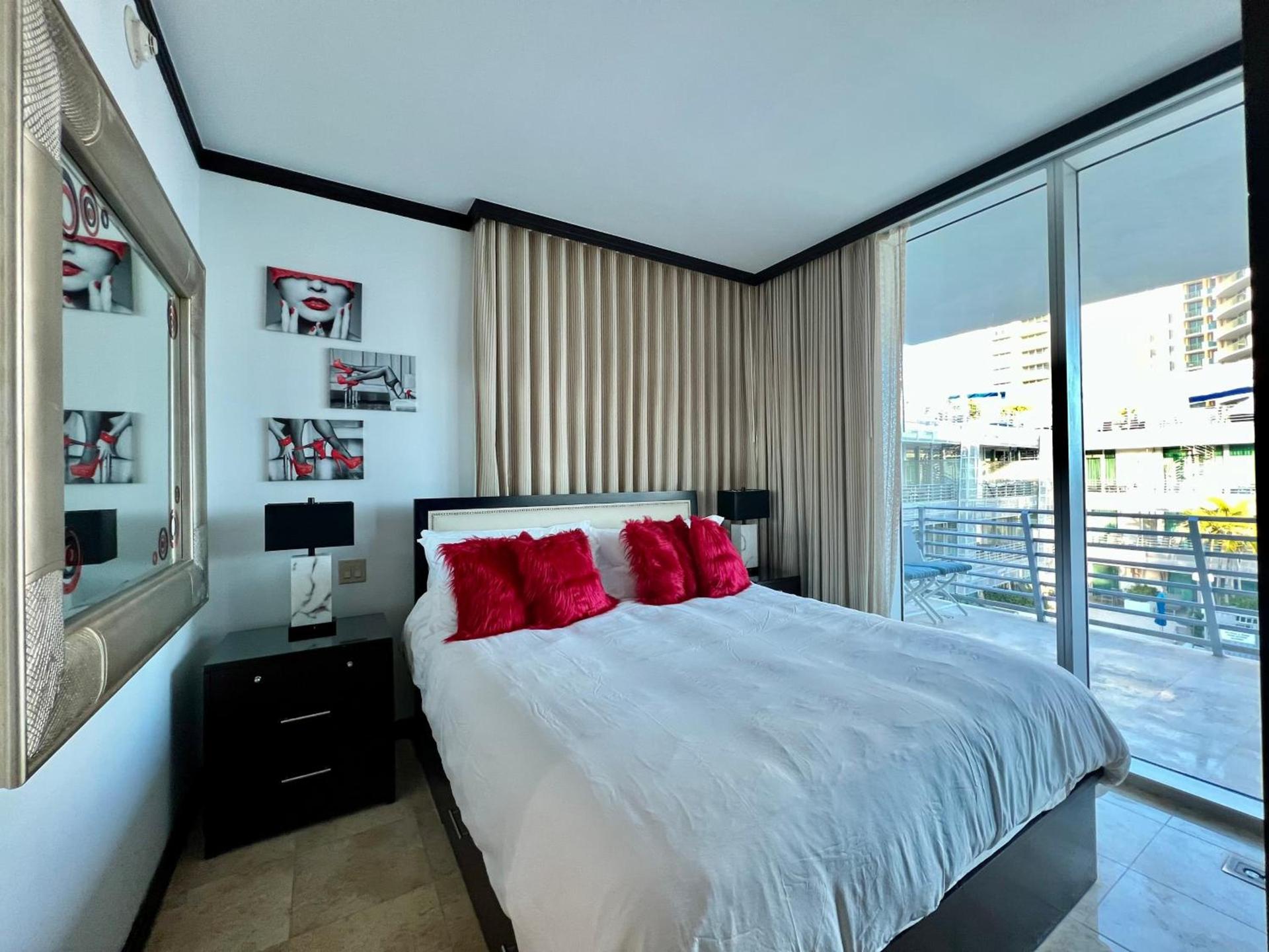 Boutique Suites 3 min walk to beach photo 65