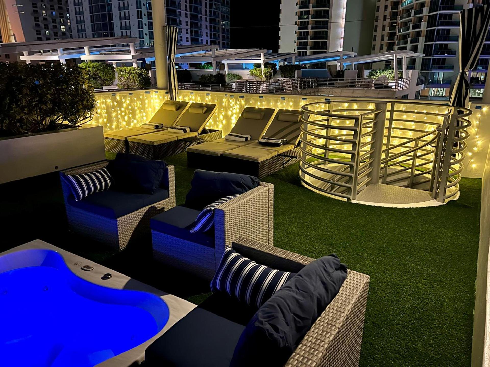 Boutique Suites 3 min walk to beach photo 69
