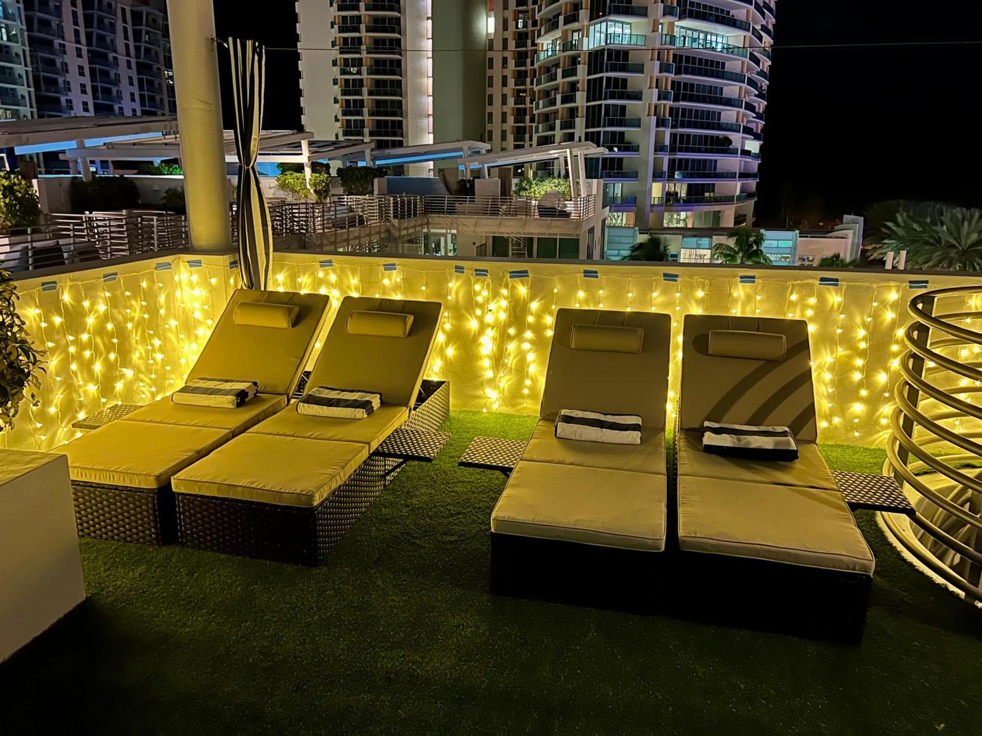 Boutique Suites 3 min walk to beach photo 68