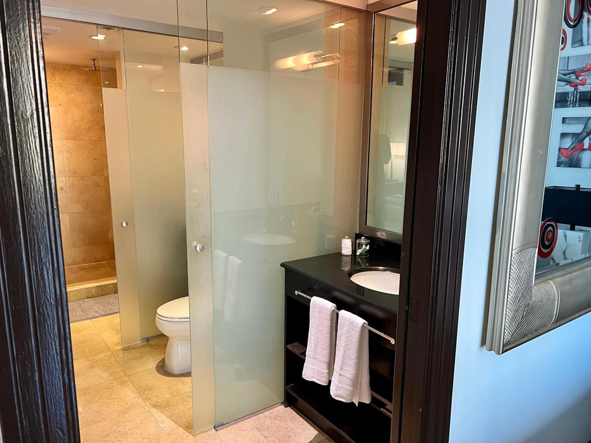 Boutique Suites 3 min walk to beach photo 71