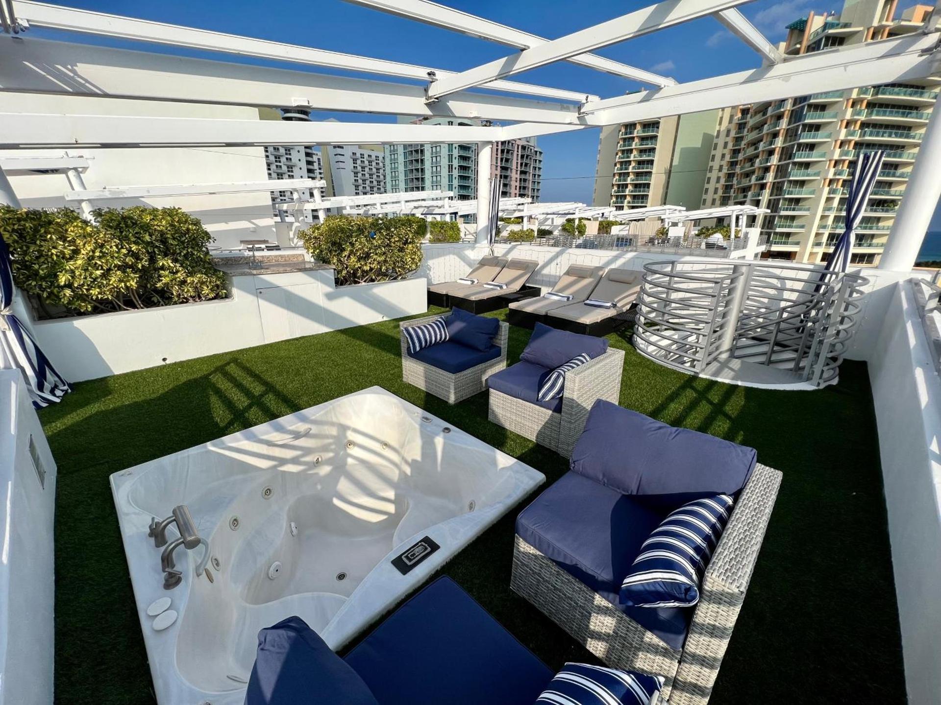 Boutique Suites 3 min walk to beach photo 73