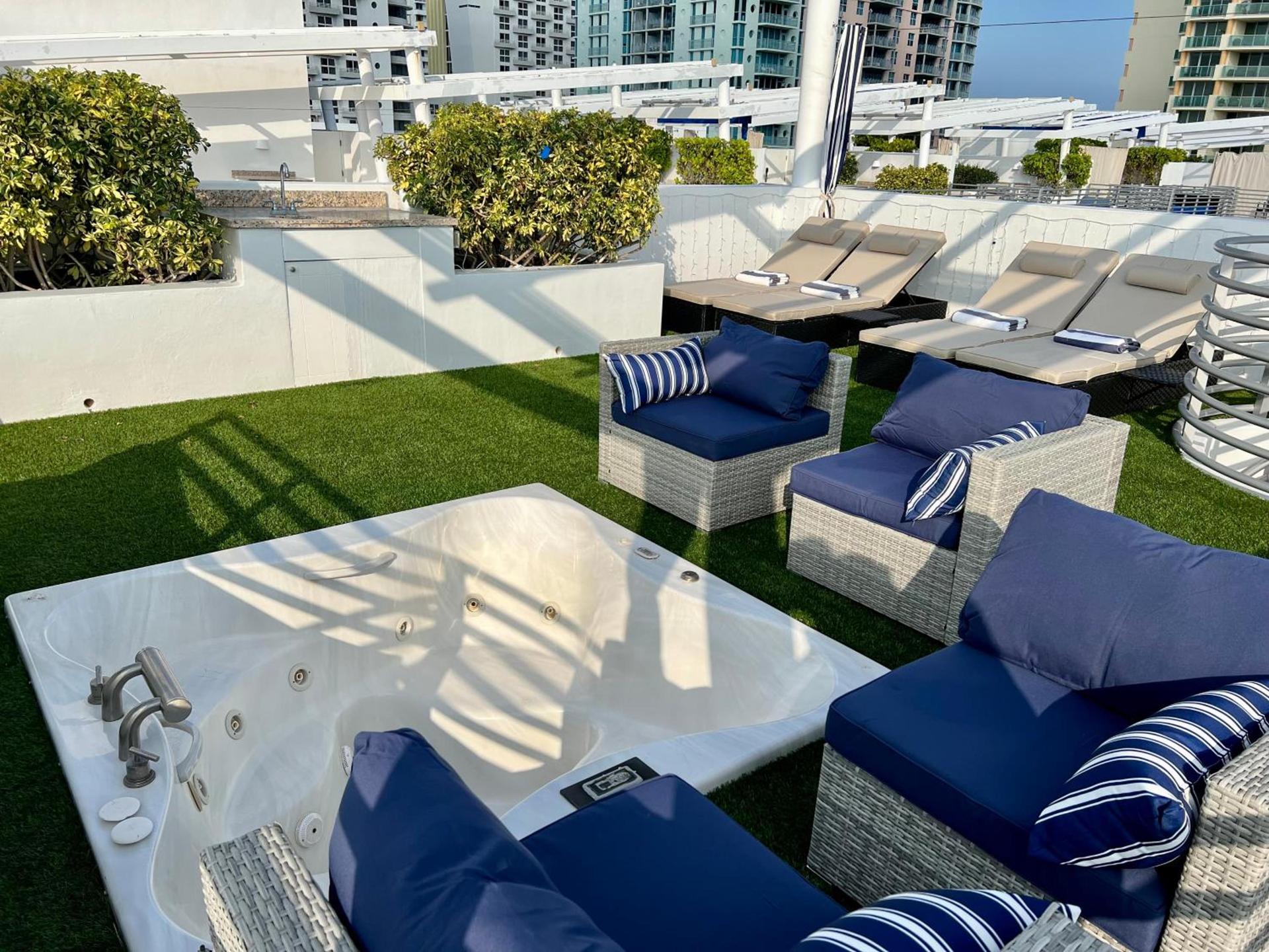 Boutique Suites 3 min walk to beach photo 77