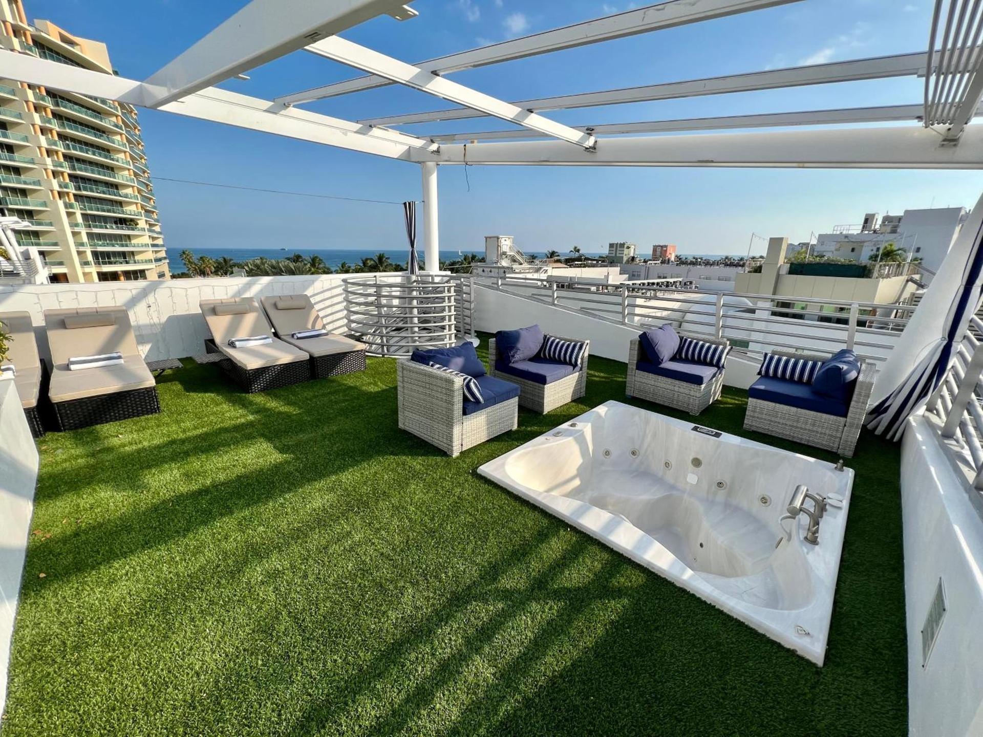 Boutique Suites 3 min walk to beach photo 76