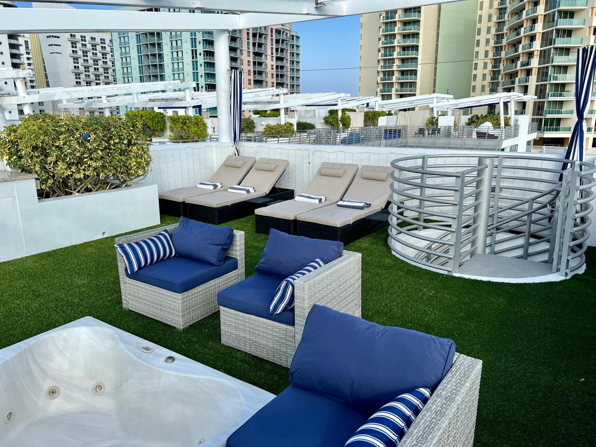 Boutique Suites 3 min walk to beach photo 79