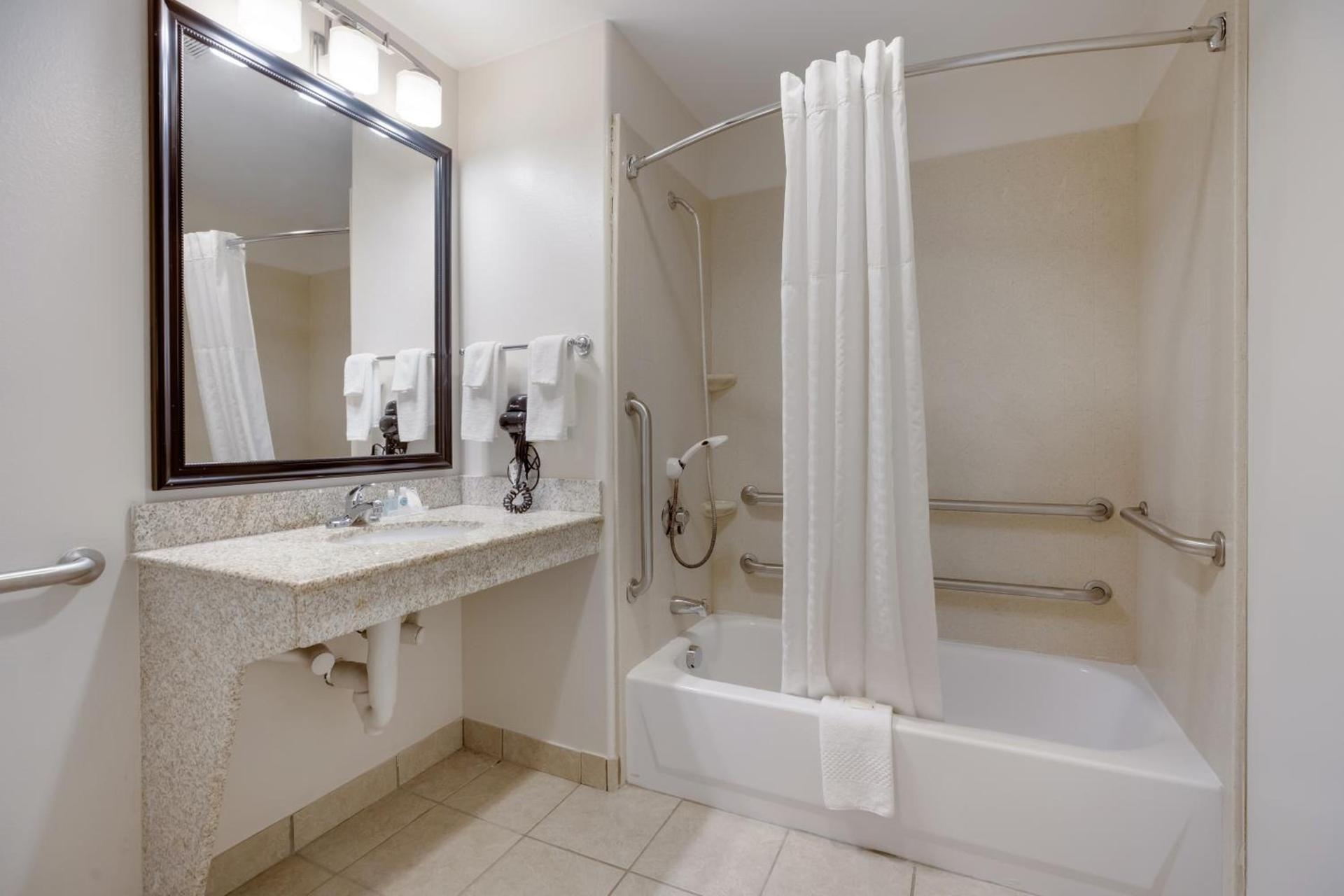 Suburban Studios Berwick - Morgan City photo 55
