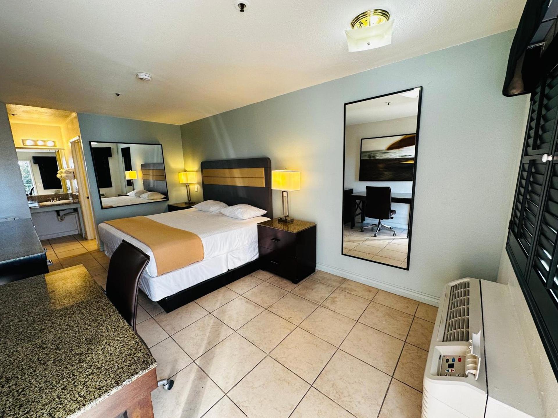 Casa Blanca Hotel - Cypress, Buena Park photo 15
