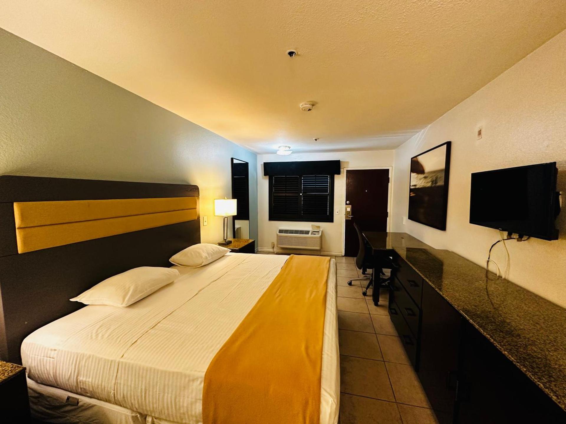 Casa Blanca Hotel - Cypress, Buena Park photo 14