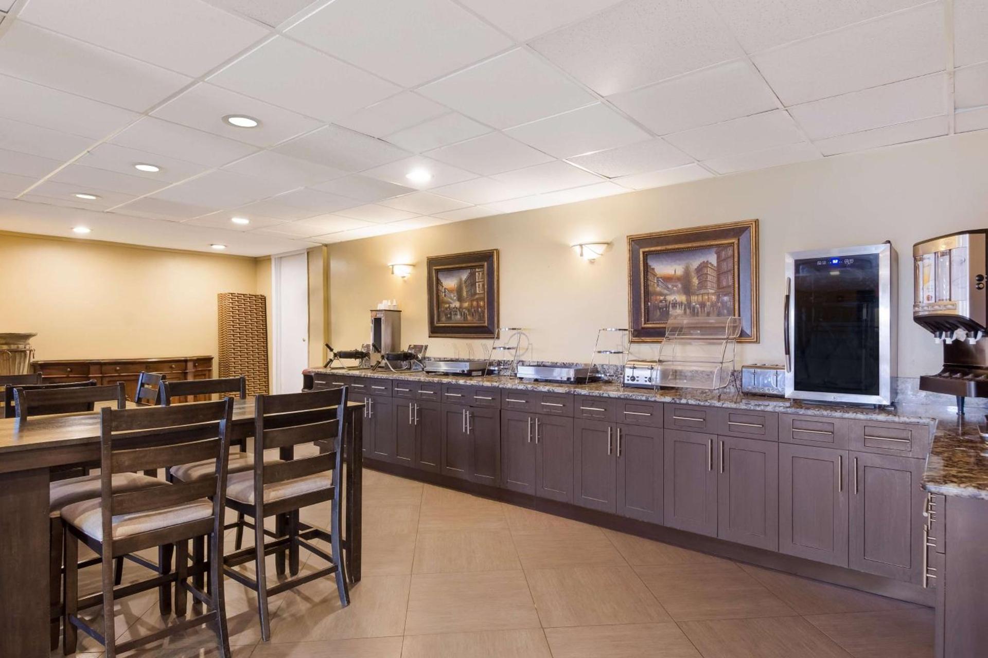 SureStay Hotel by Best Western St Pete Clearwater Airport photo 8