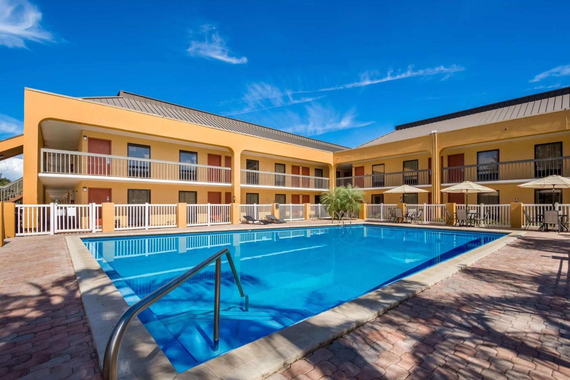 SureStay Hotel by Best Western St Pete Clearwater Airport photo 9