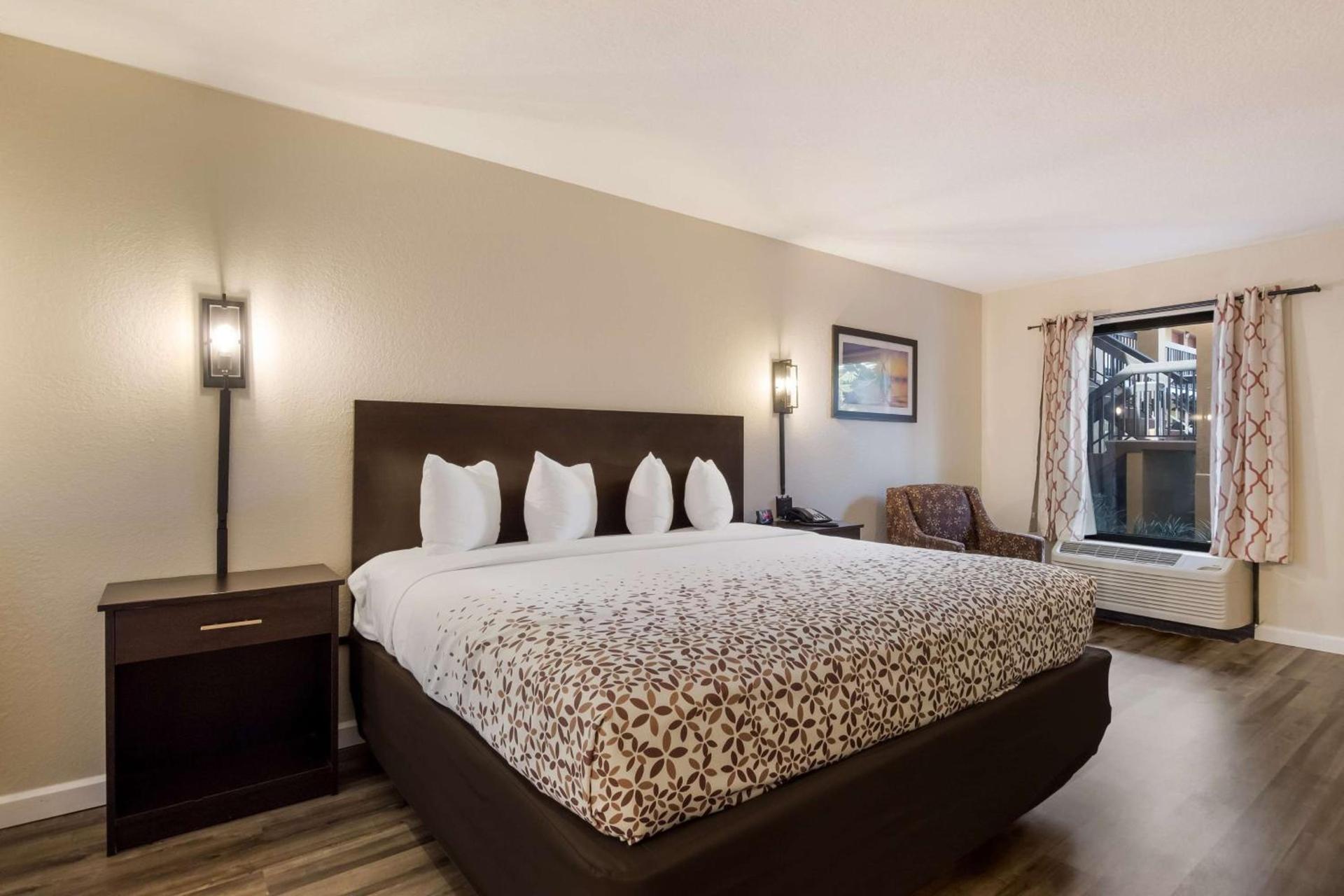 SureStay Hotel by Best Western St Pete Clearwater Airport photo 4