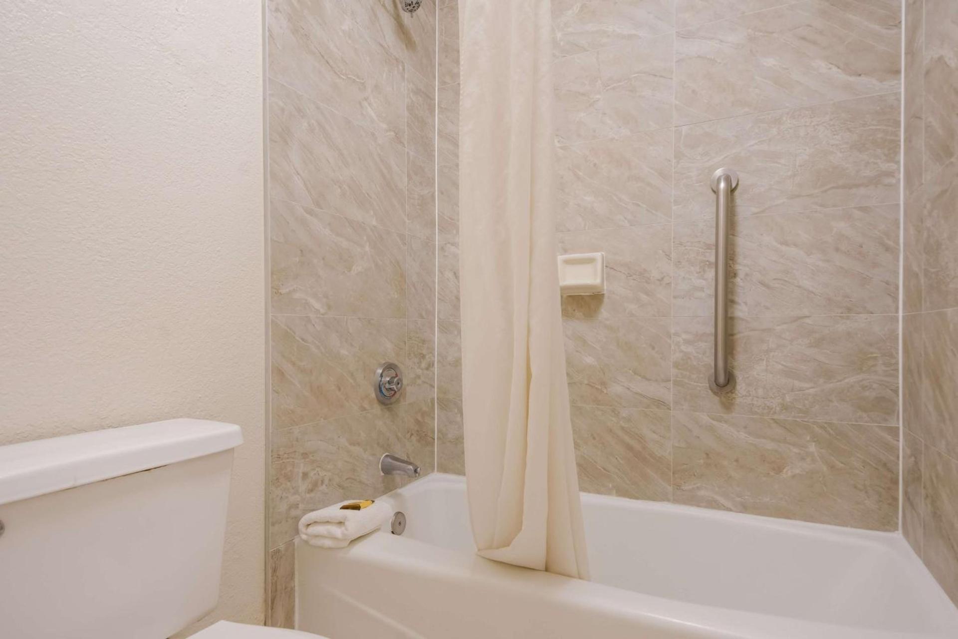 SureStay Hotel by Best Western St Pete Clearwater Airport photo 17