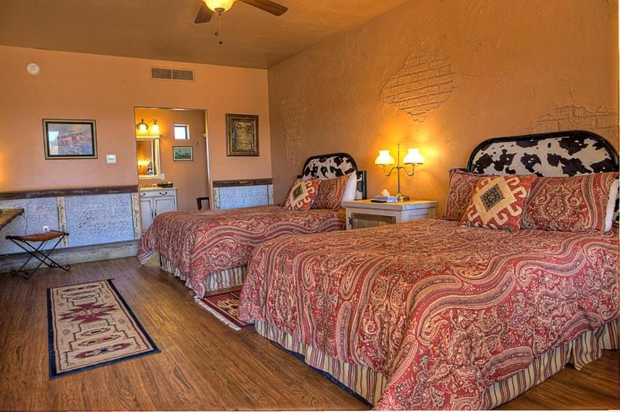 Tombstone Monument Guest Ranch photo 31