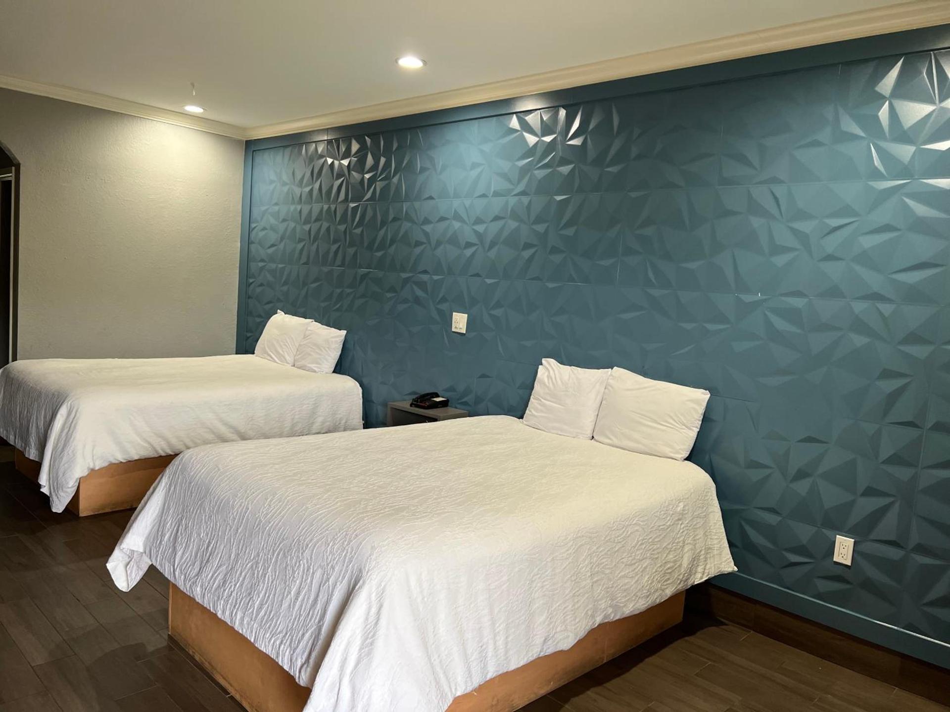 The Symphony Inn & Suites photo 6
