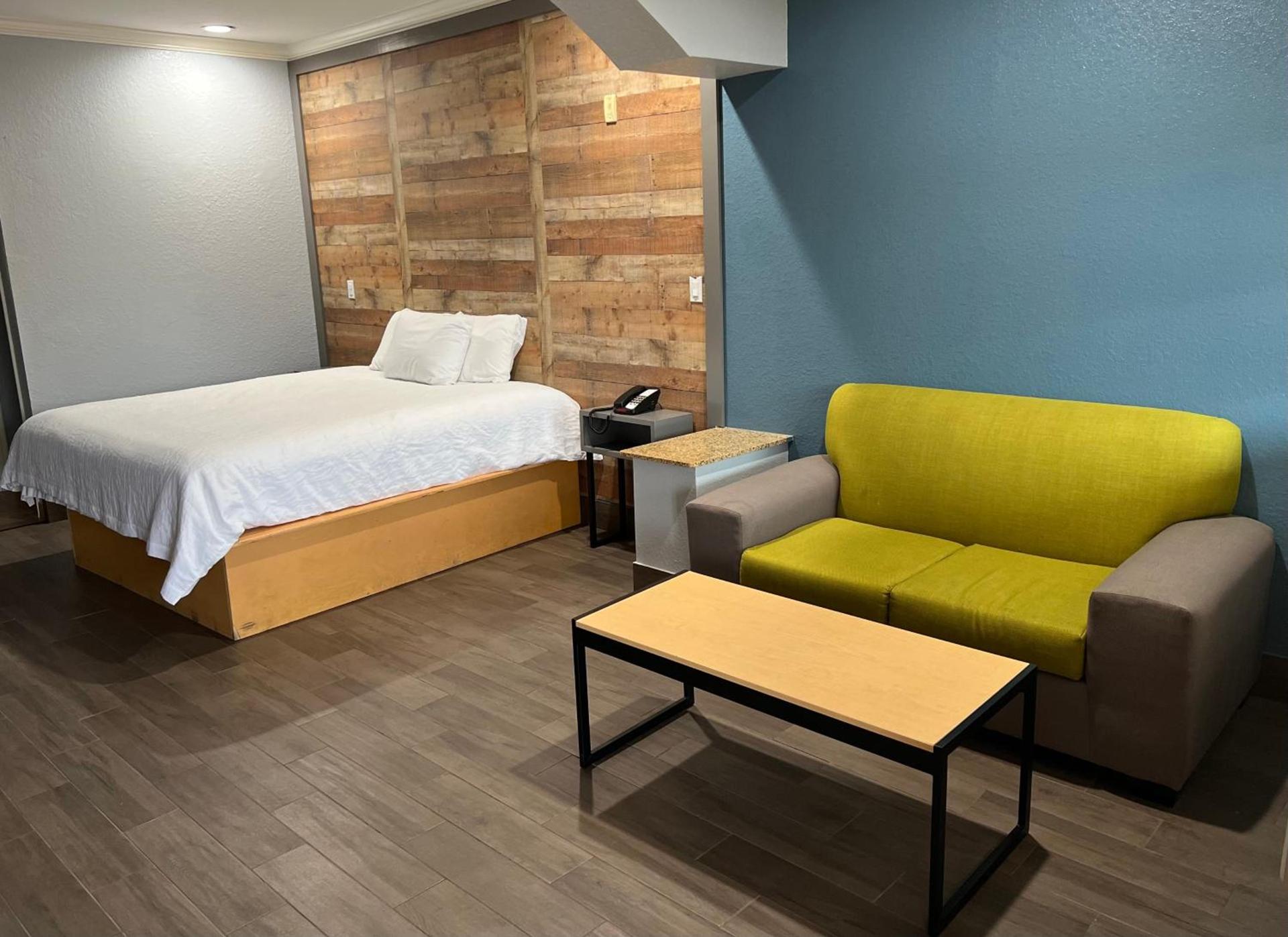 The Symphony Inn & Suites photo 4