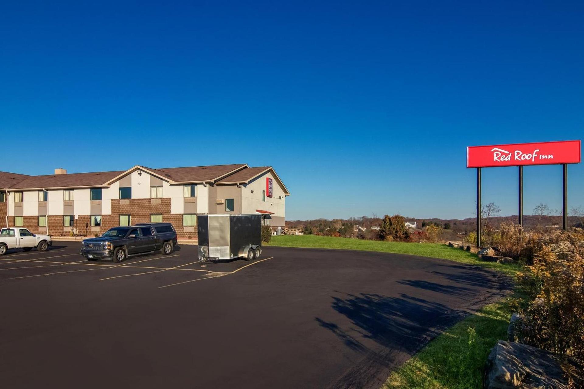 Red Roof Inn Greensburg photo 6