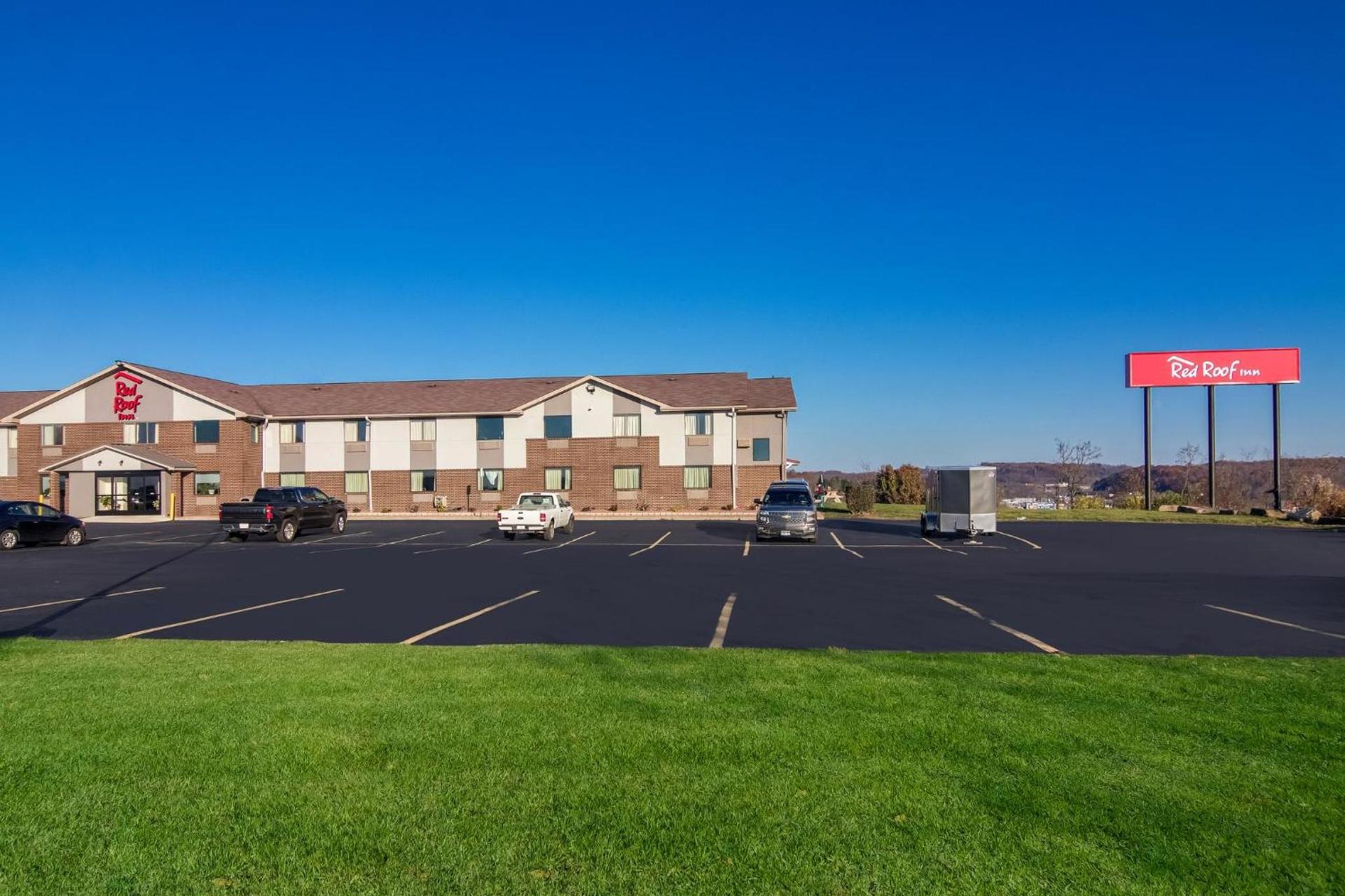 Red Roof Inn Greensburg photo 5