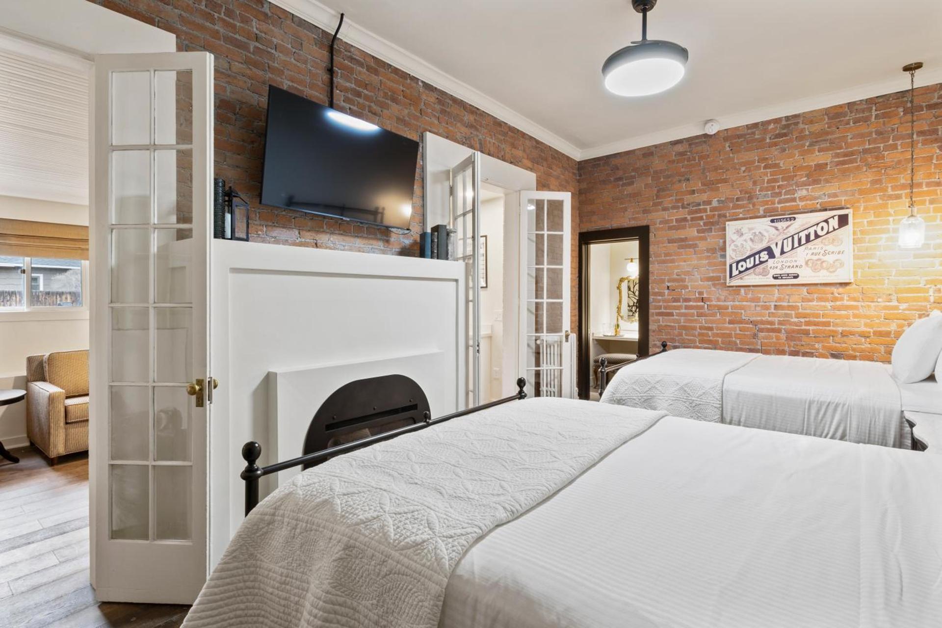 Bespoke Inn Flagstaff photo 30