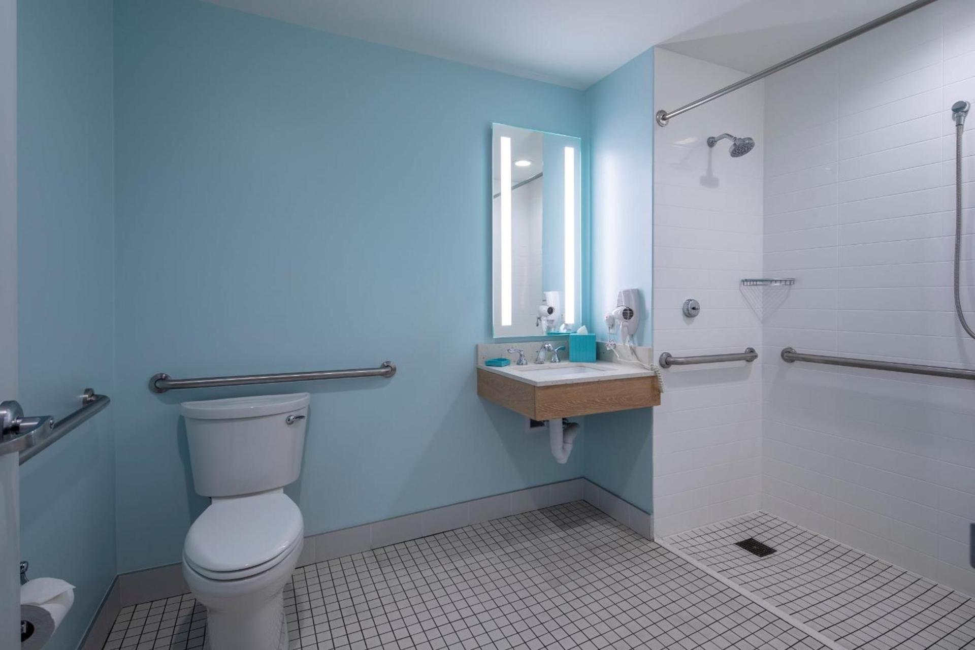 Universal's Endless Summer Resort - Surfside Inn and Suites photo 37