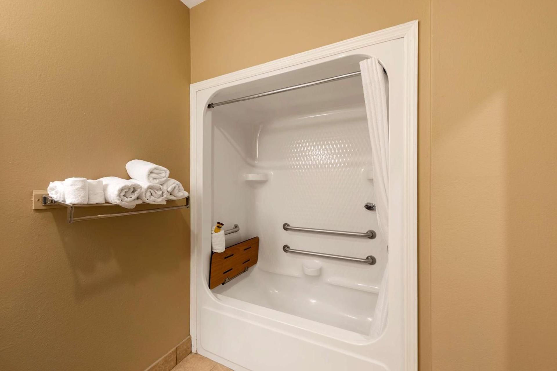 Best Western Plus Gadsden Hotel & Suites photo 40