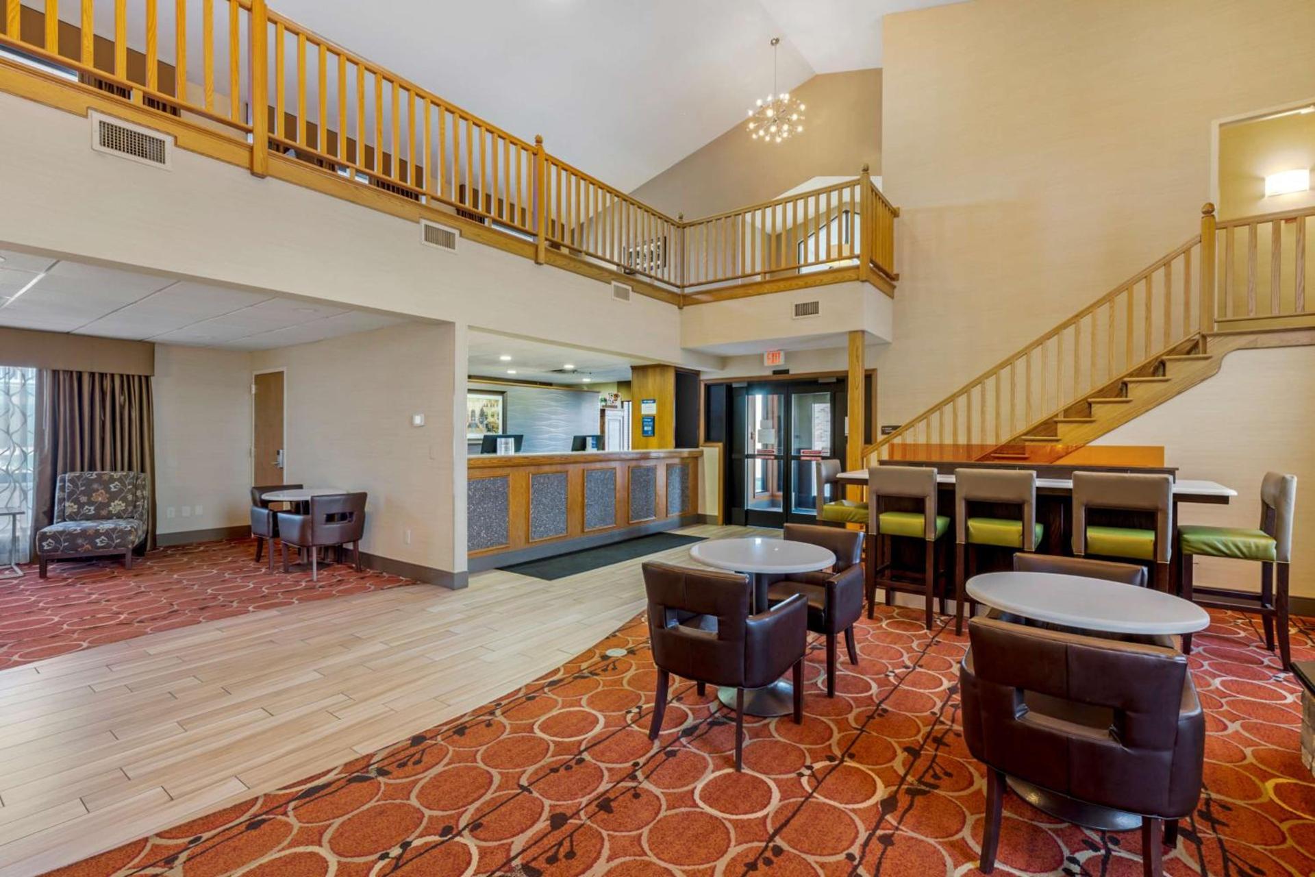 Best Western Falcon Plaza - Bowling Green photo 2