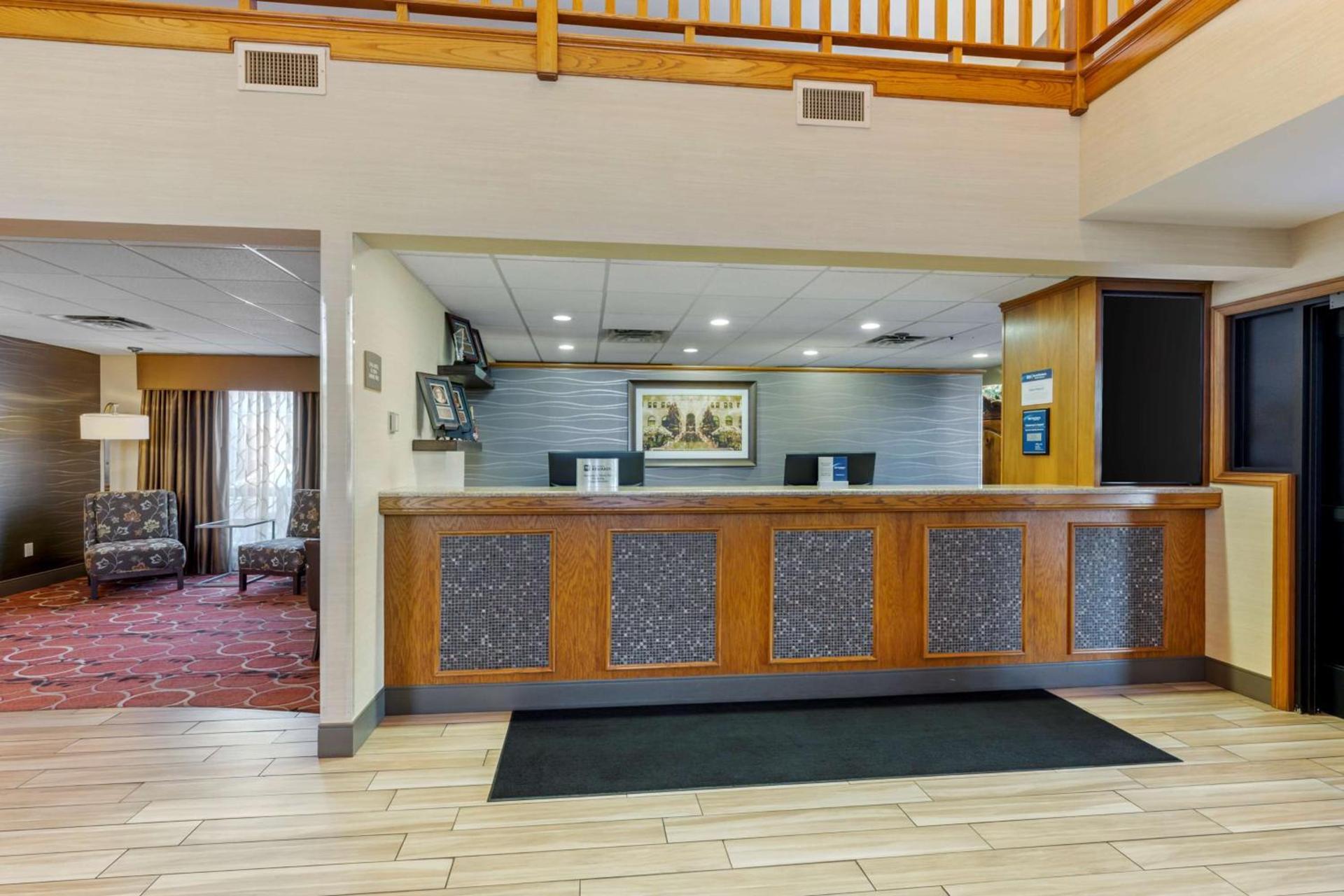 Best Western Falcon Plaza - Bowling Green photo 13