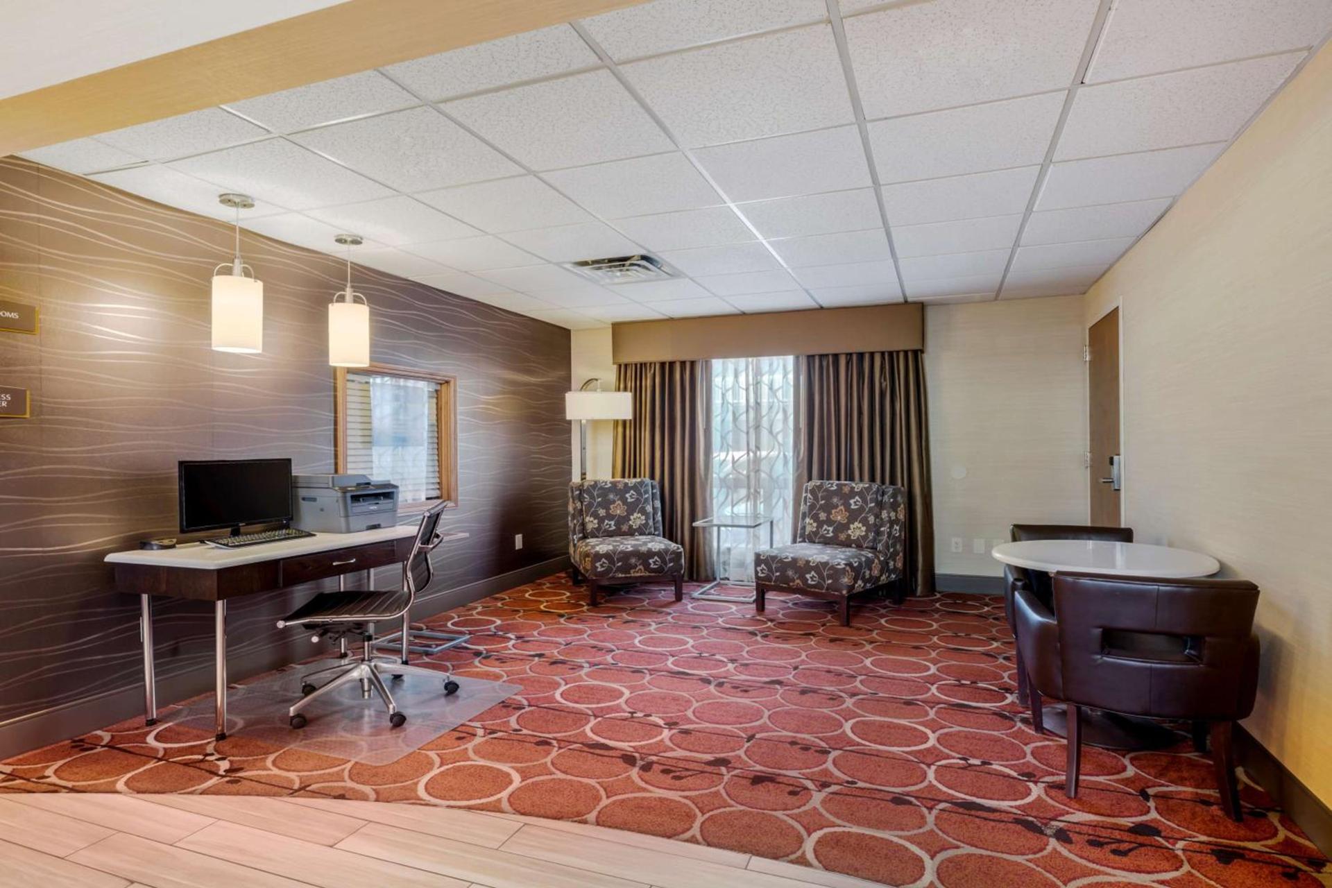 Best Western Falcon Plaza - Bowling Green photo 3