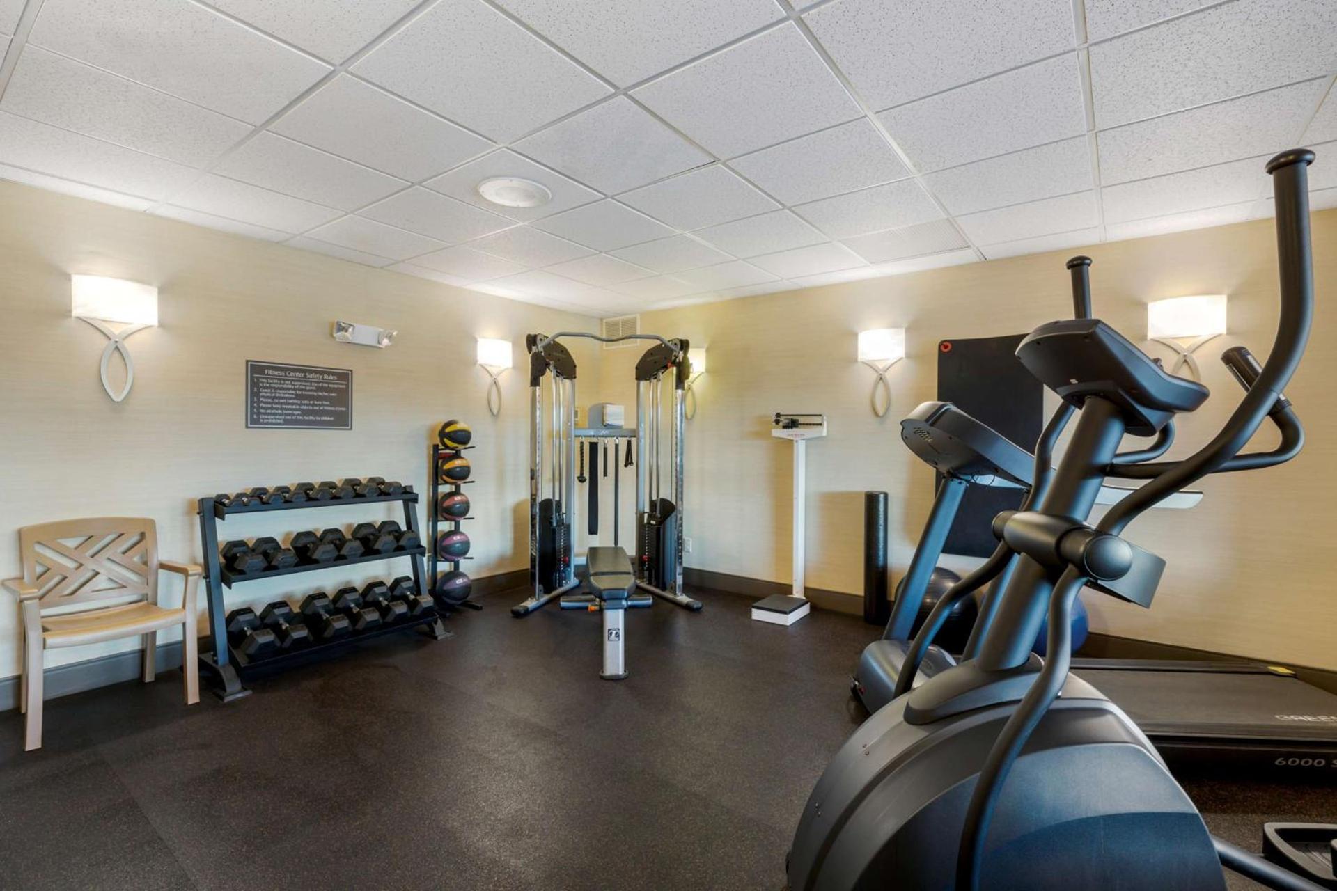 Best Western Falcon Plaza - Bowling Green photo 16