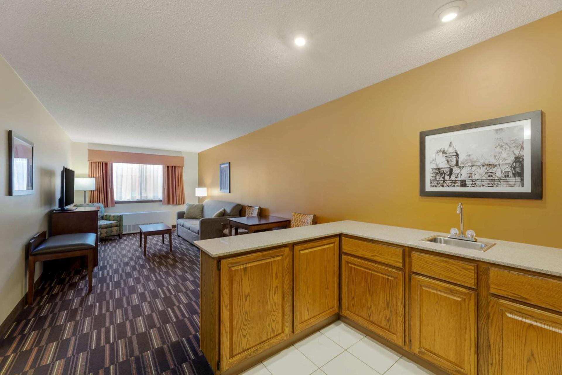 Best Western Falcon Plaza - Bowling Green photo 8